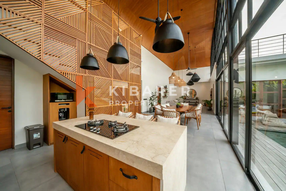 Stunning 3-Bedroom Open Living Villa Located in Cemagi — image 11
