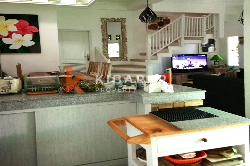Homey Unfurnished Two-Bedroom Enclosed Living Villa in the Edge of Canggu — image 5