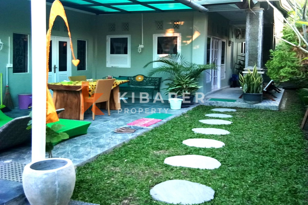 Homey Unfurnished Two-Bedroom Enclosed Living Villa in the Edge of Canggu — image 10