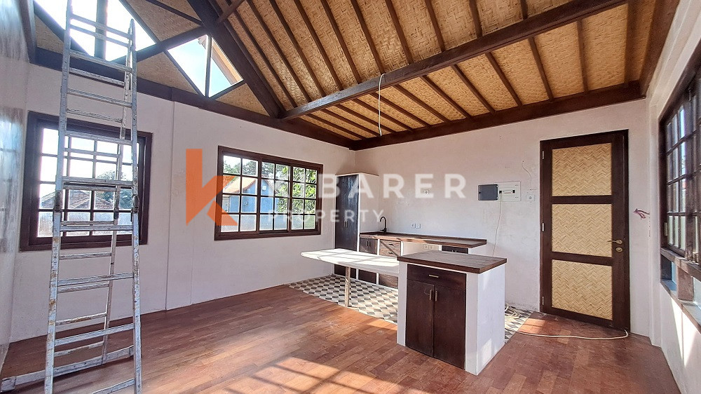 Charming Fully Equipped One-Bedroom Apartment Enclosed Living Room Located in Pererenan Area — image 2
