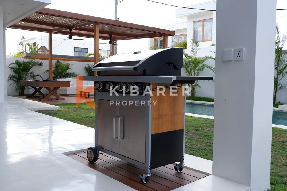 Beautifully Designed Four-Bedroom Villa with Enclosed Space in Bingin — image 3