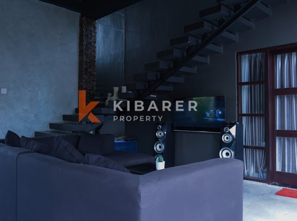Gorgeous Three Bedroom Enclosed Living Room Villa Situated in Pererenan — image 9