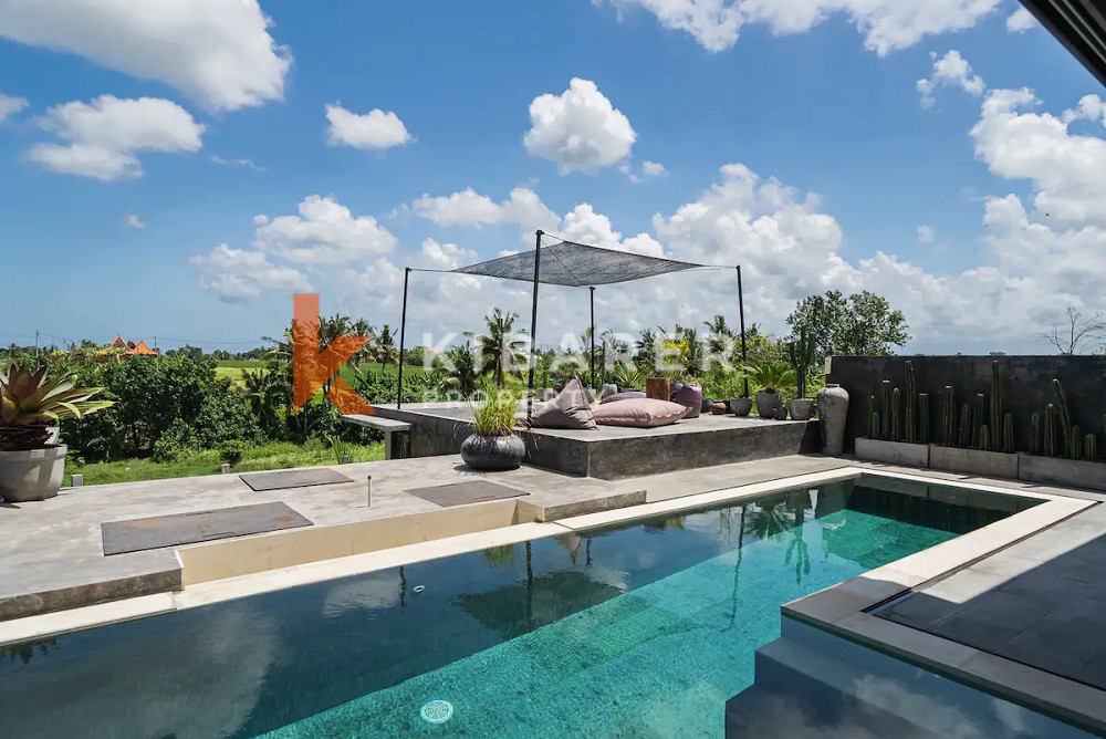 Luxury Six-Bedrooms Enclosed Living Villa with an Awesome View and Great Air Circulation in the Pererenan — image 5