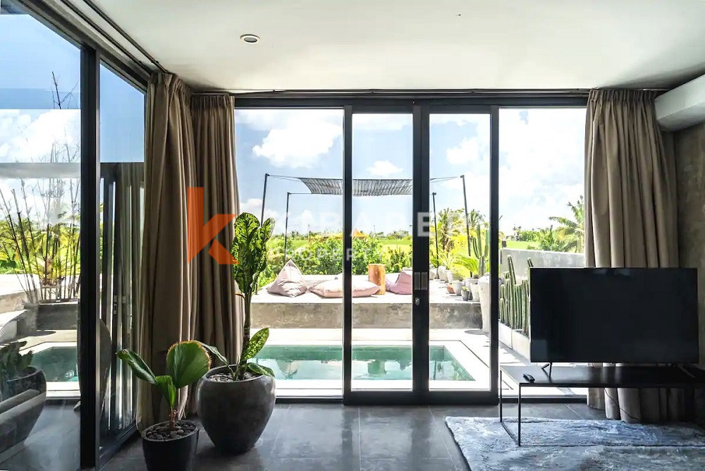 Luxury Six-Bedrooms Enclosed Living Villa with an Awesome View and Great Air Circulation in the Pererenan — image 12