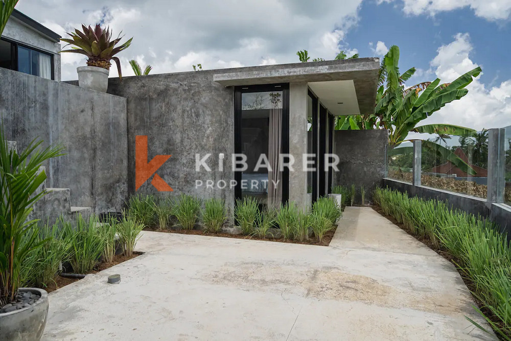 Luxury Six-Bedrooms Enclosed Living Villa with an Awesome View and Great Air Circulation in the Pererenan — image 9