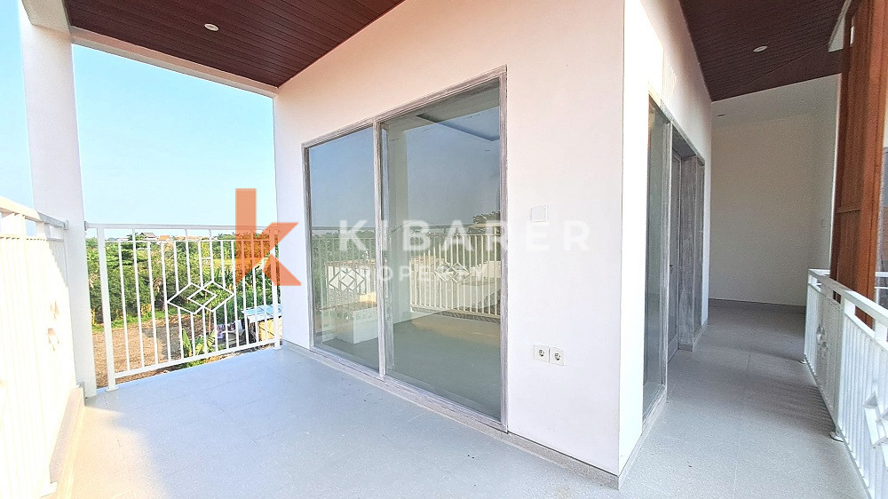 Unfurnished Three Bedroom Enclosed Living Villa with Balcony Located in Canggu Area — image 10