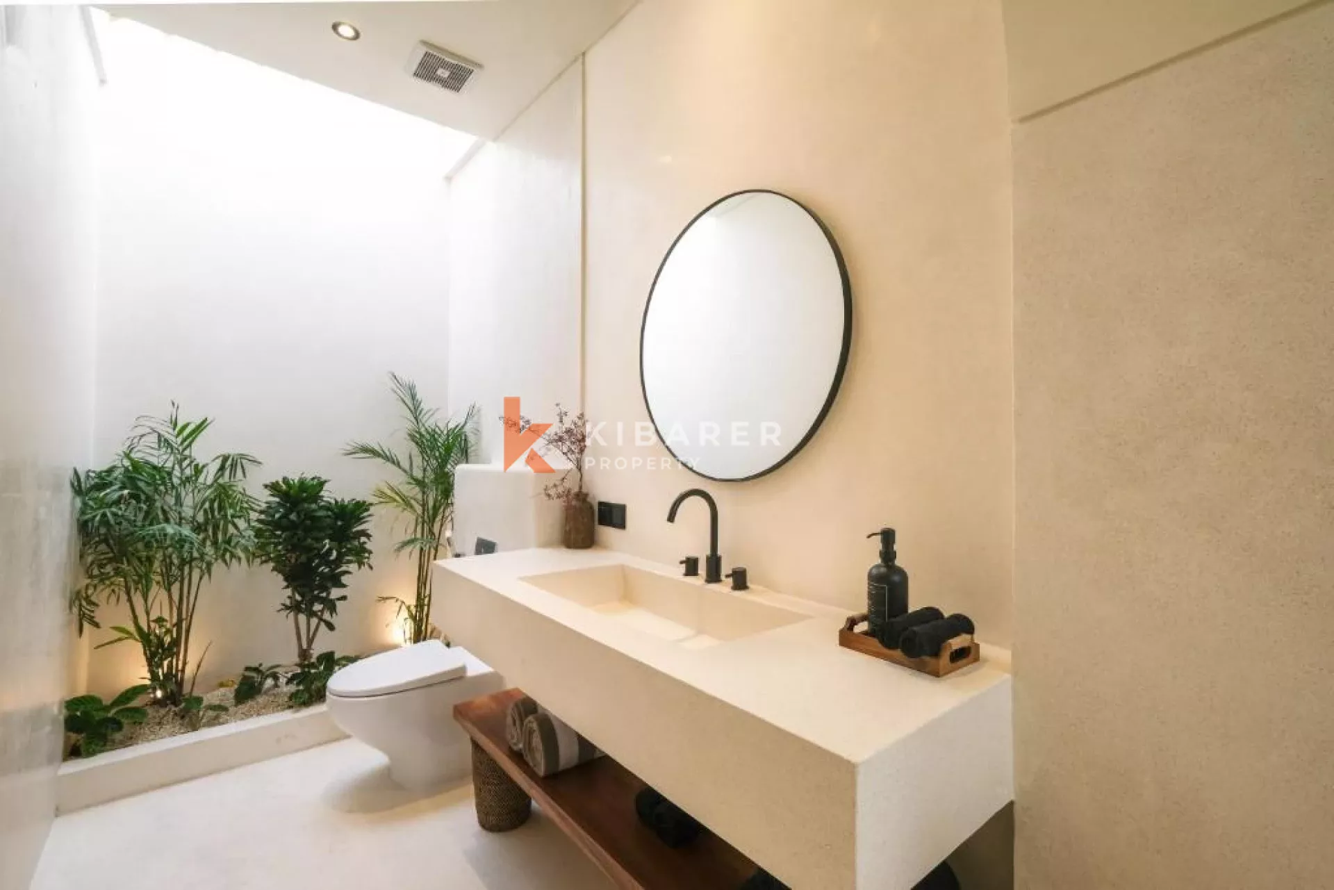 Mediterranean Villa with Two Bedrooms in Pererenan — image 17