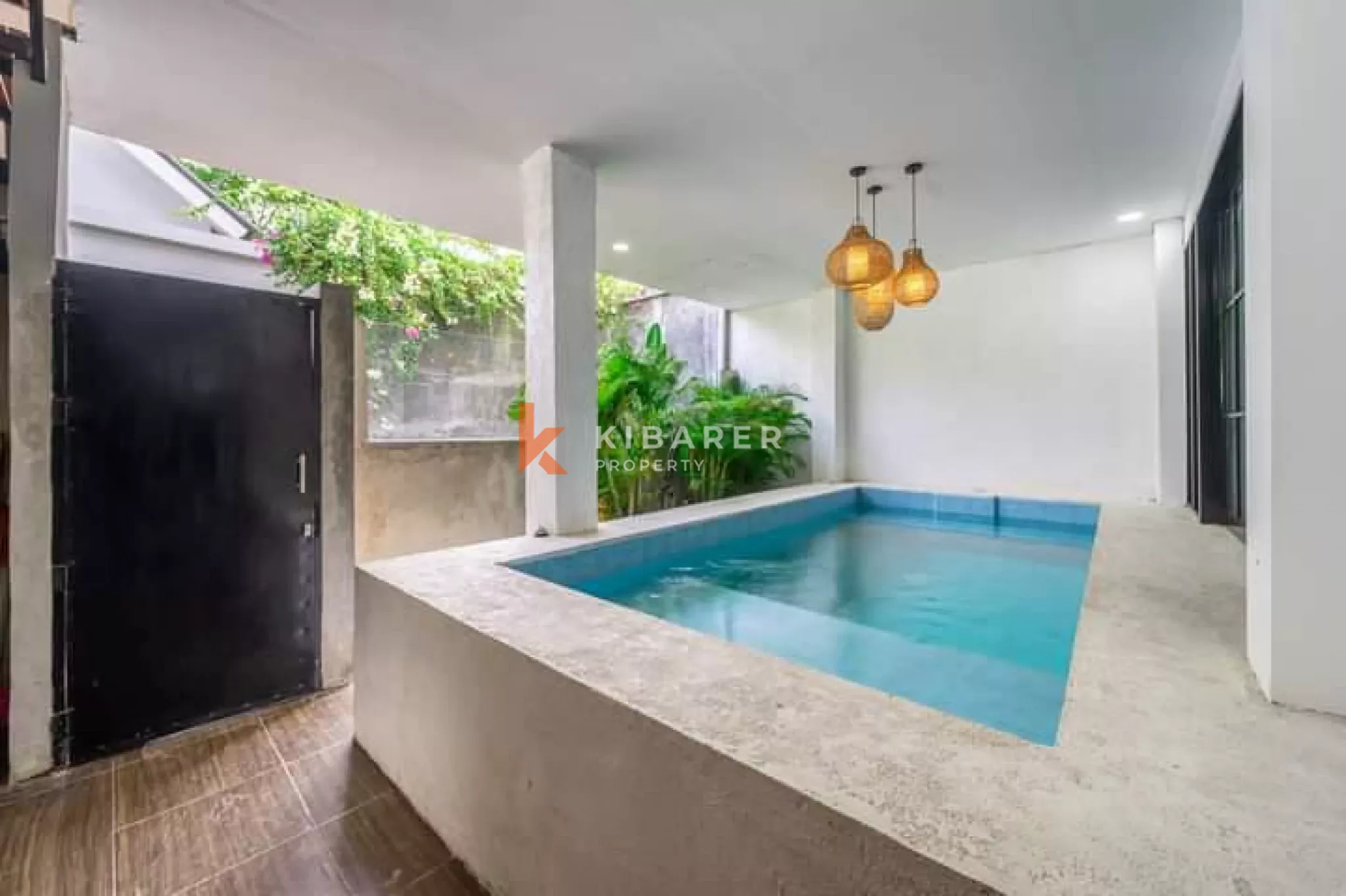 two-Bedroom Industrial-Style Villa with Enclosed Living in Berawa — image 2