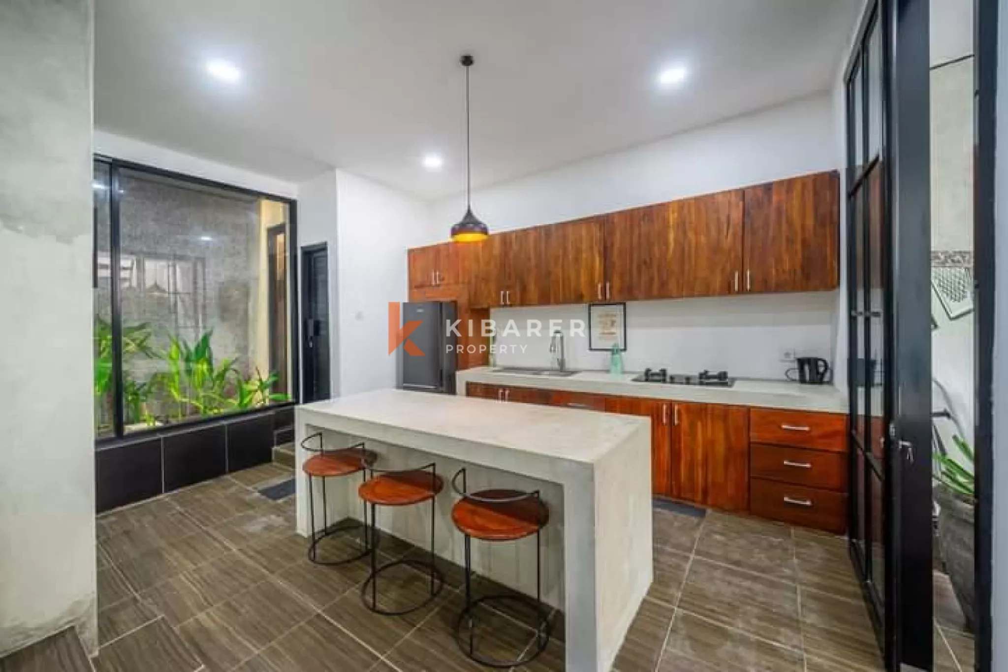 two-Bedroom Industrial-Style Villa with Enclosed Living in Berawa — image 6