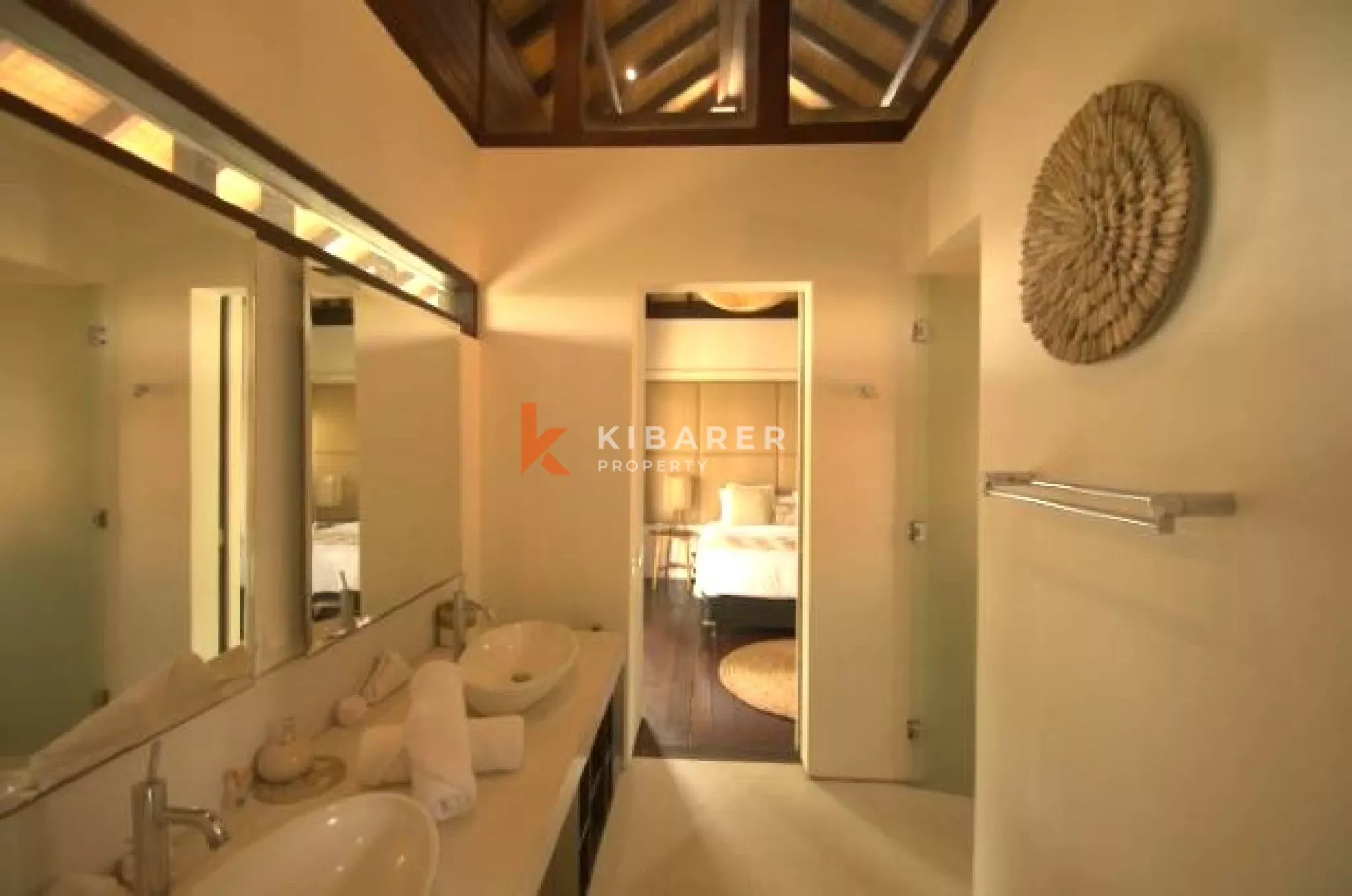 Luxurious Five-Bedroom Villa with Office and Private Guest Villa in Petitenget Area — image 18