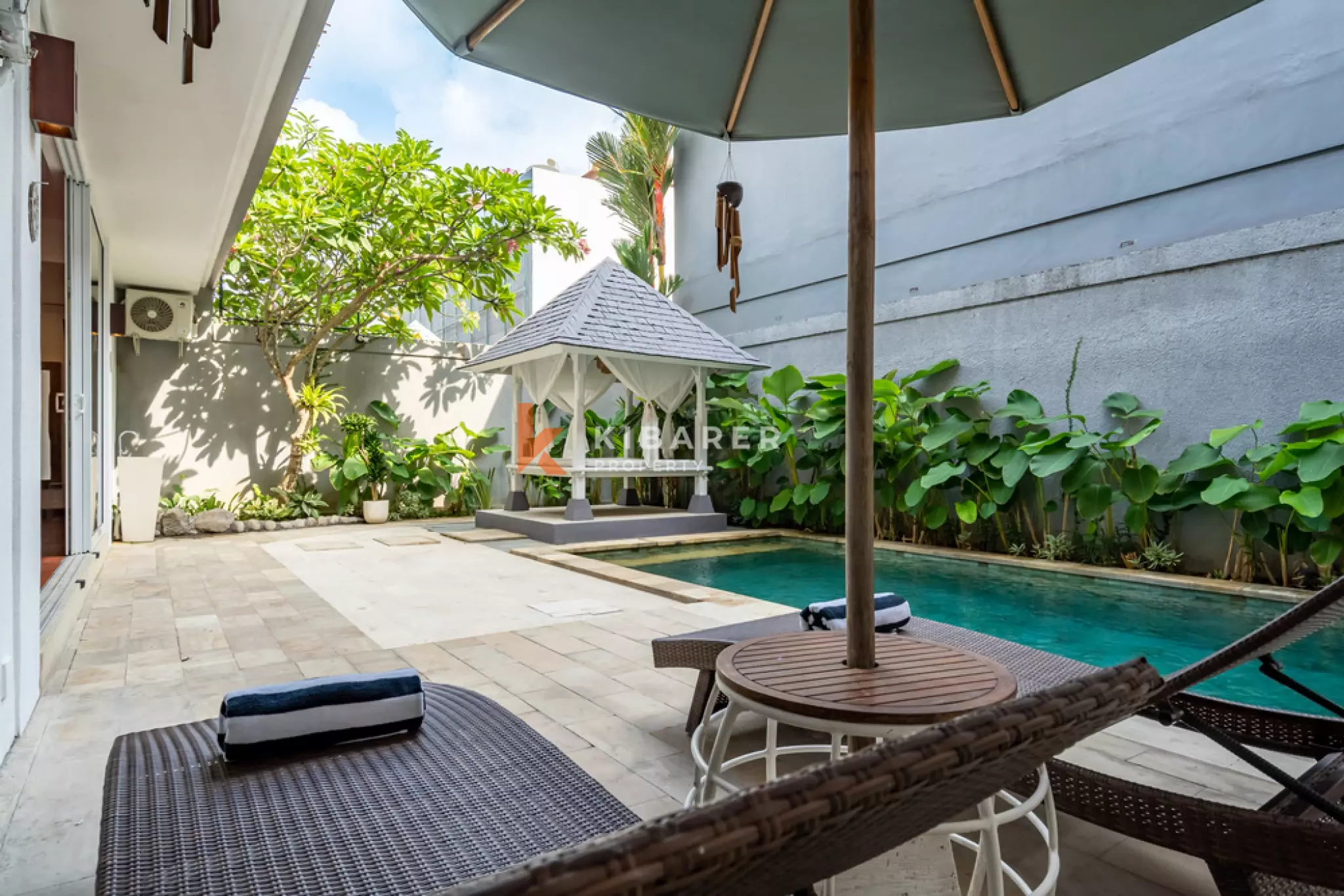 Exquisite Three-Bedroom Villa with Enclosed Living Room in Umalas — image 7