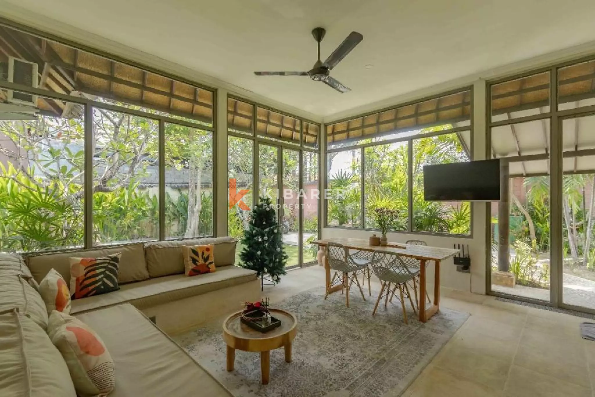 Three-Bedroom Villa with Enclosed Living Room in Umalas — image 3