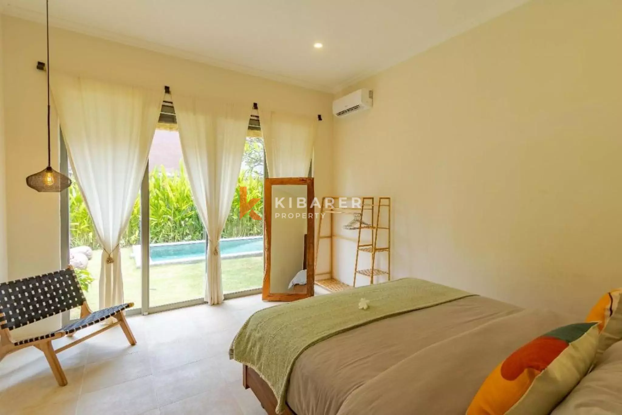 Three-Bedroom Villa with Enclosed Living Room in Umalas — image 9