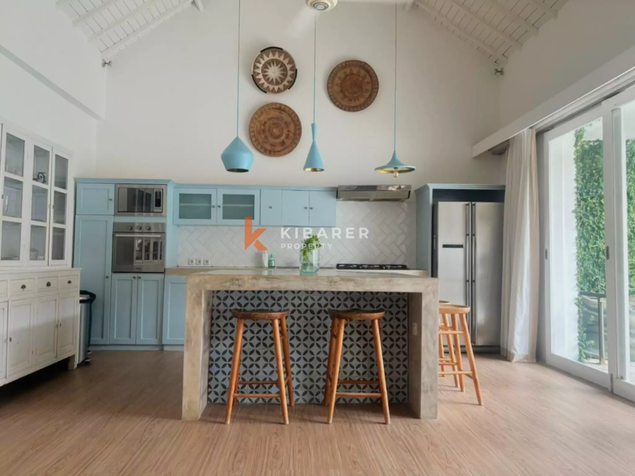 Perfect Four-Bedroom Villa for Family Living in Berawa — image 3