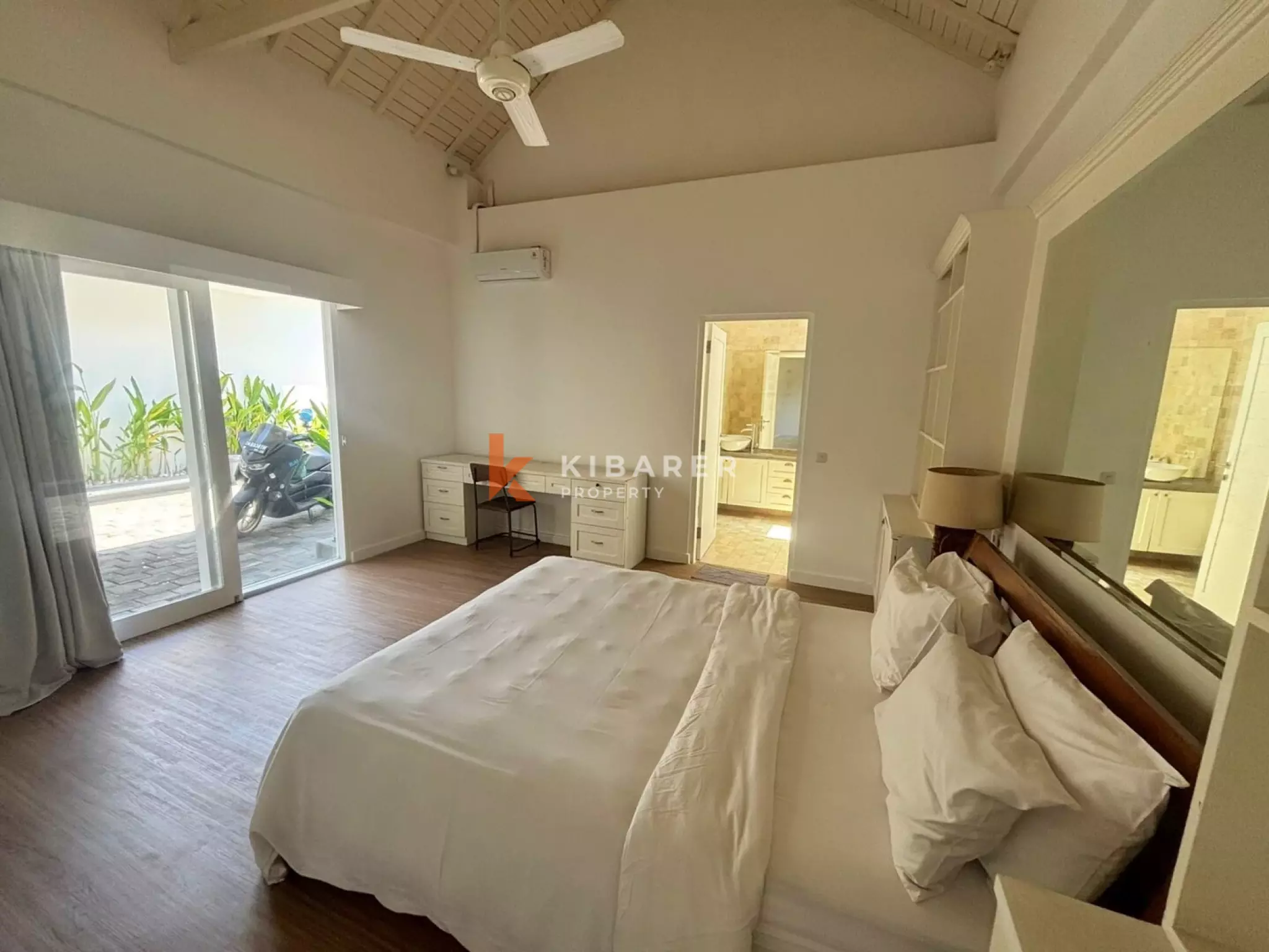 Perfect Four-Bedroom Villa for Family Living in Berawa — image 11