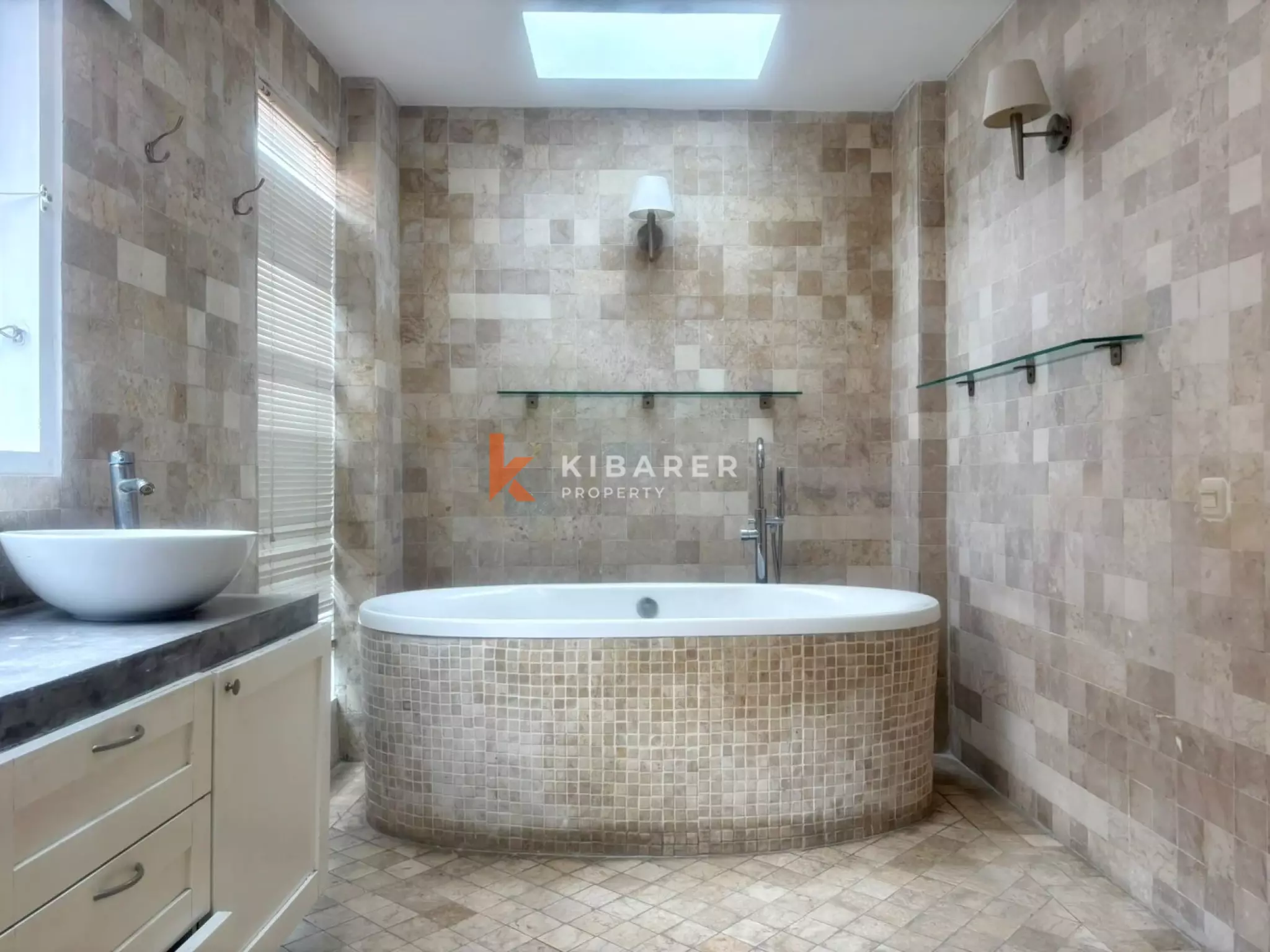 Perfect Four-Bedroom Villa for Family Living in Berawa — image 9
