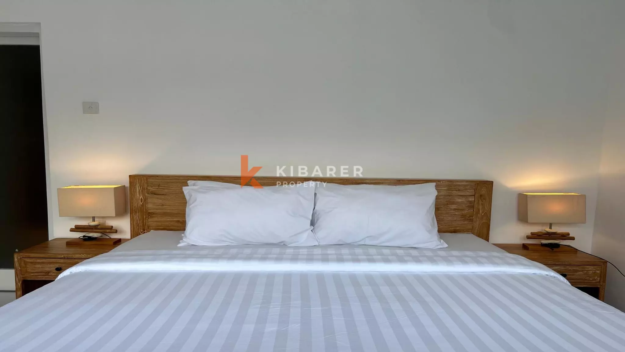 Charming Three-Bedroom Villa with Open Living Concept in Prime Berawa Location — image 11