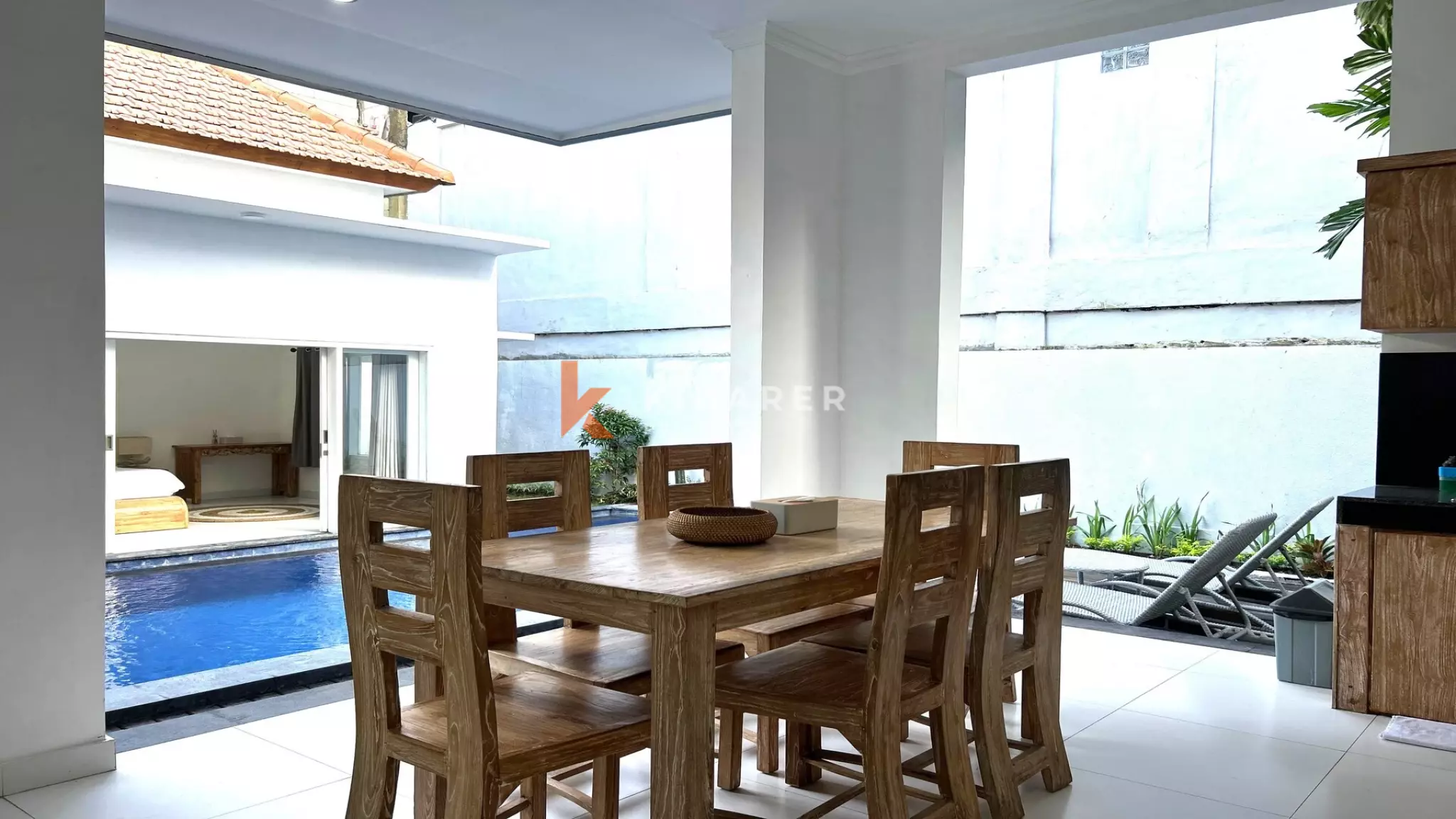 Charming Three-Bedroom Villa with Open Living Concept in Prime Berawa Location — image 9