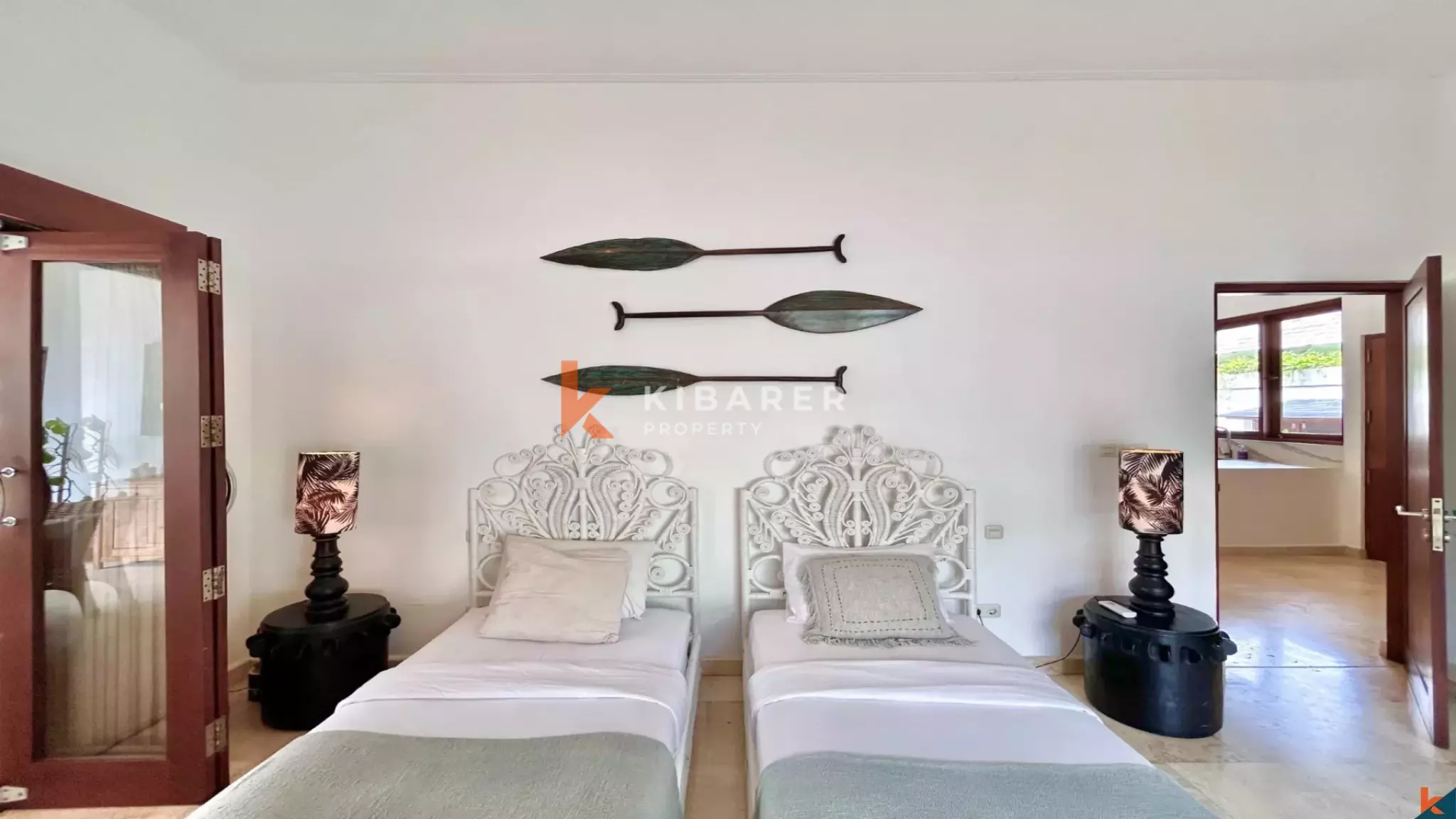 Charming Three-Bedroom Private Villa in Berawa — image 11