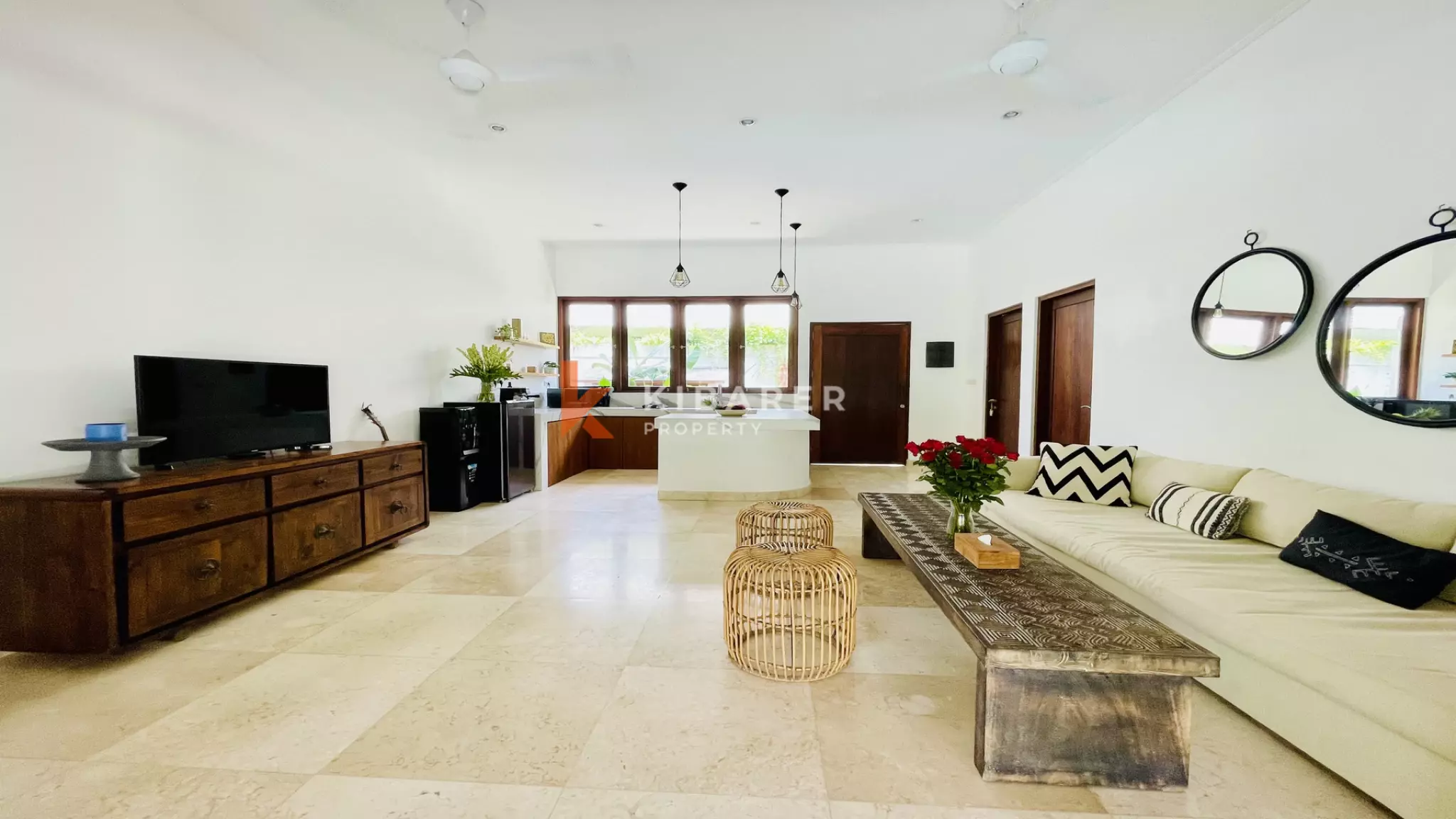 Charming Three-Bedroom Private Villa in Berawa — image 8