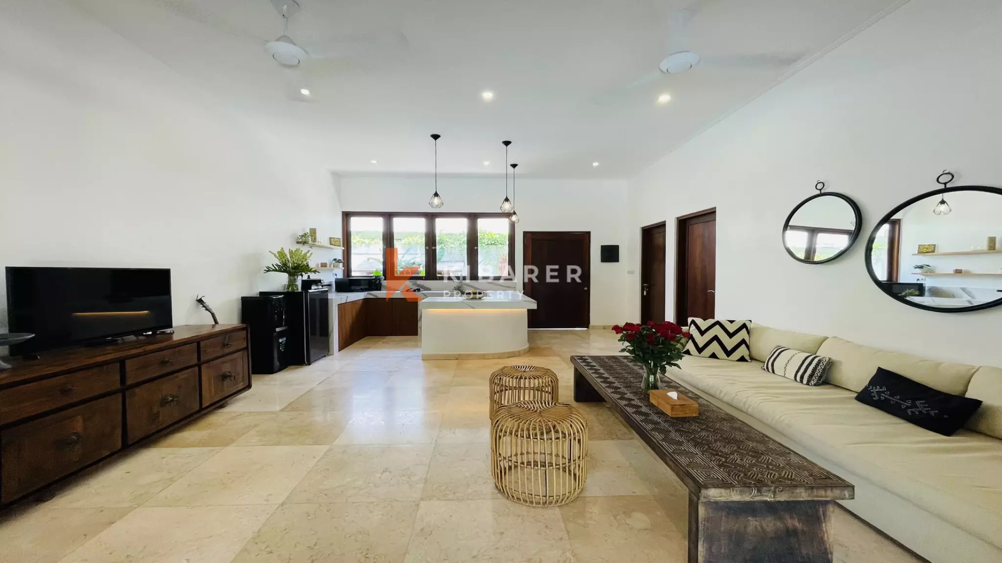 Charming Three-Bedroom Private Villa in Berawa — image 7
