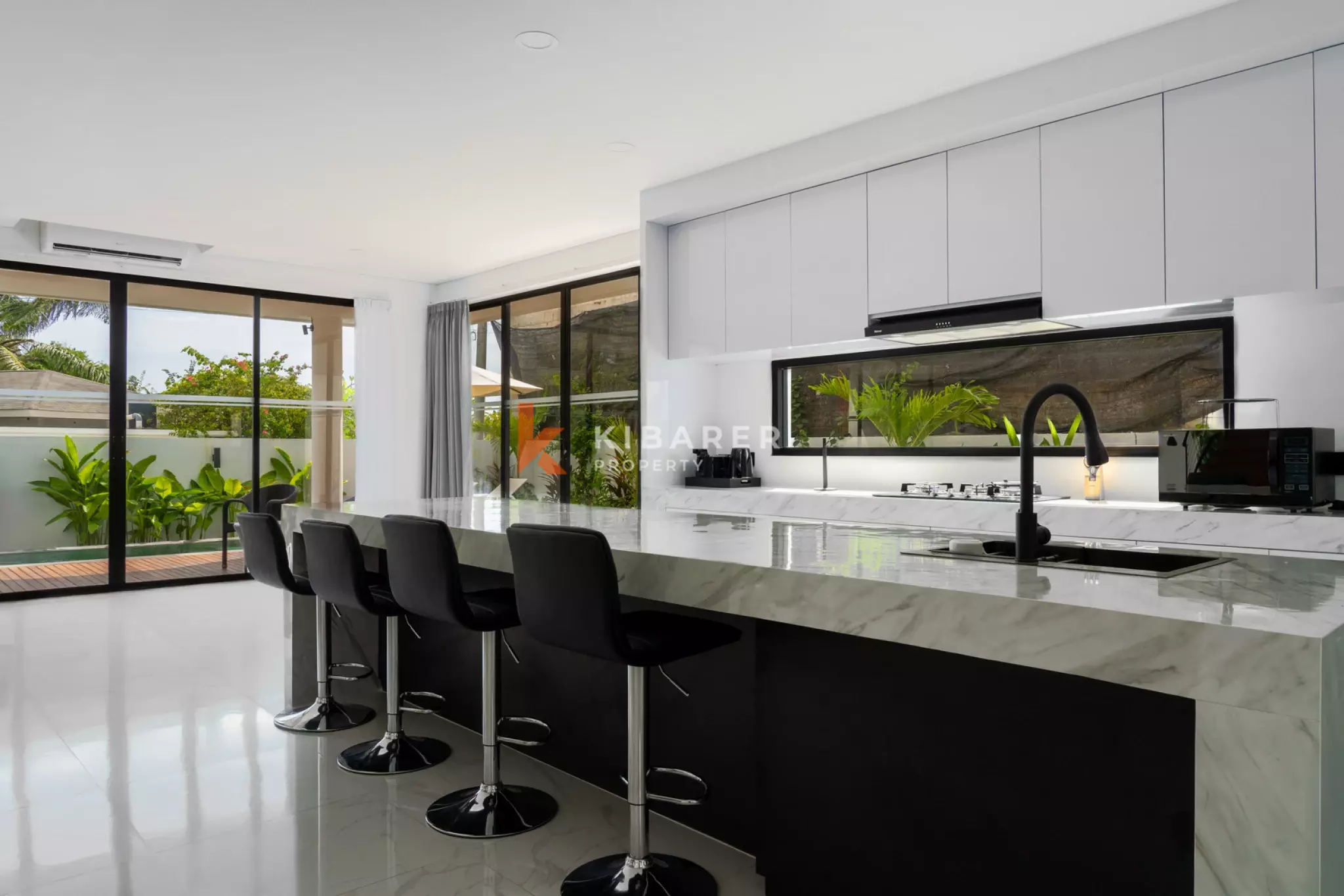 Three Bedroom Enclosed Living Villa in Umalas — image 2