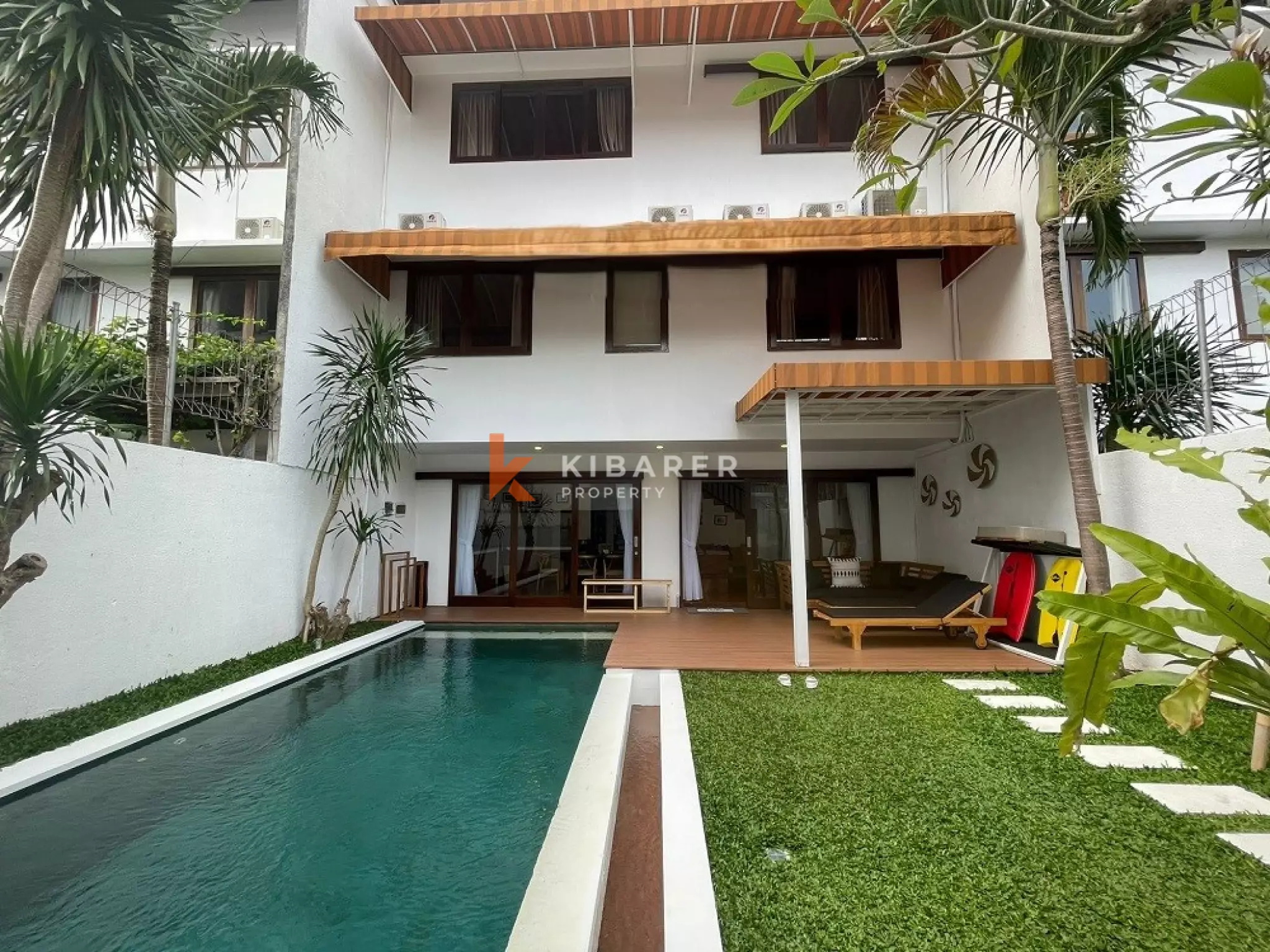 Newly Renovated Three Bedroom Villa walking distance to Canggu Beach