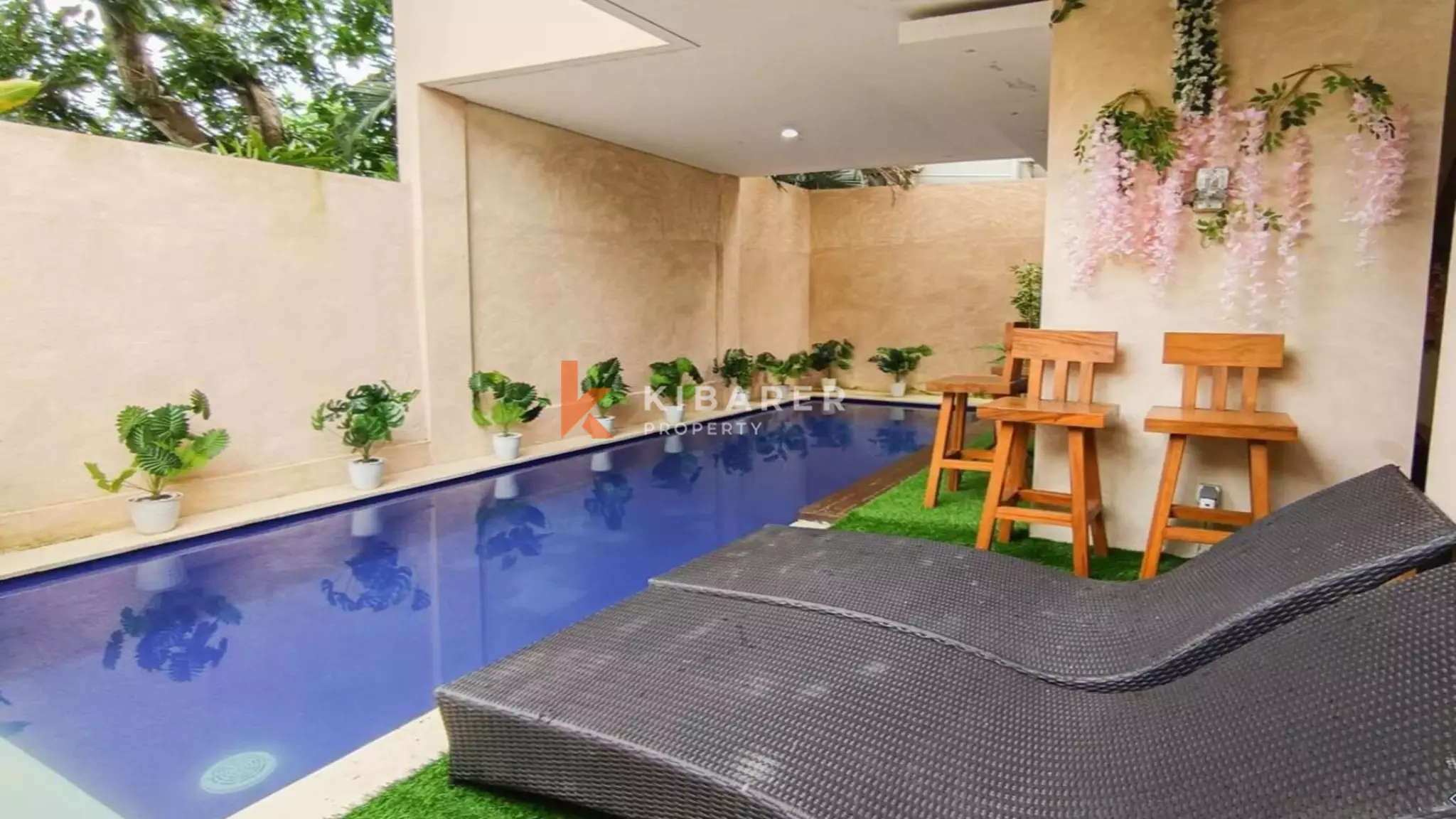 Wonderful Three-Bedroom Semi-Open Living Room Villa Situated in Jimbaran — image 4