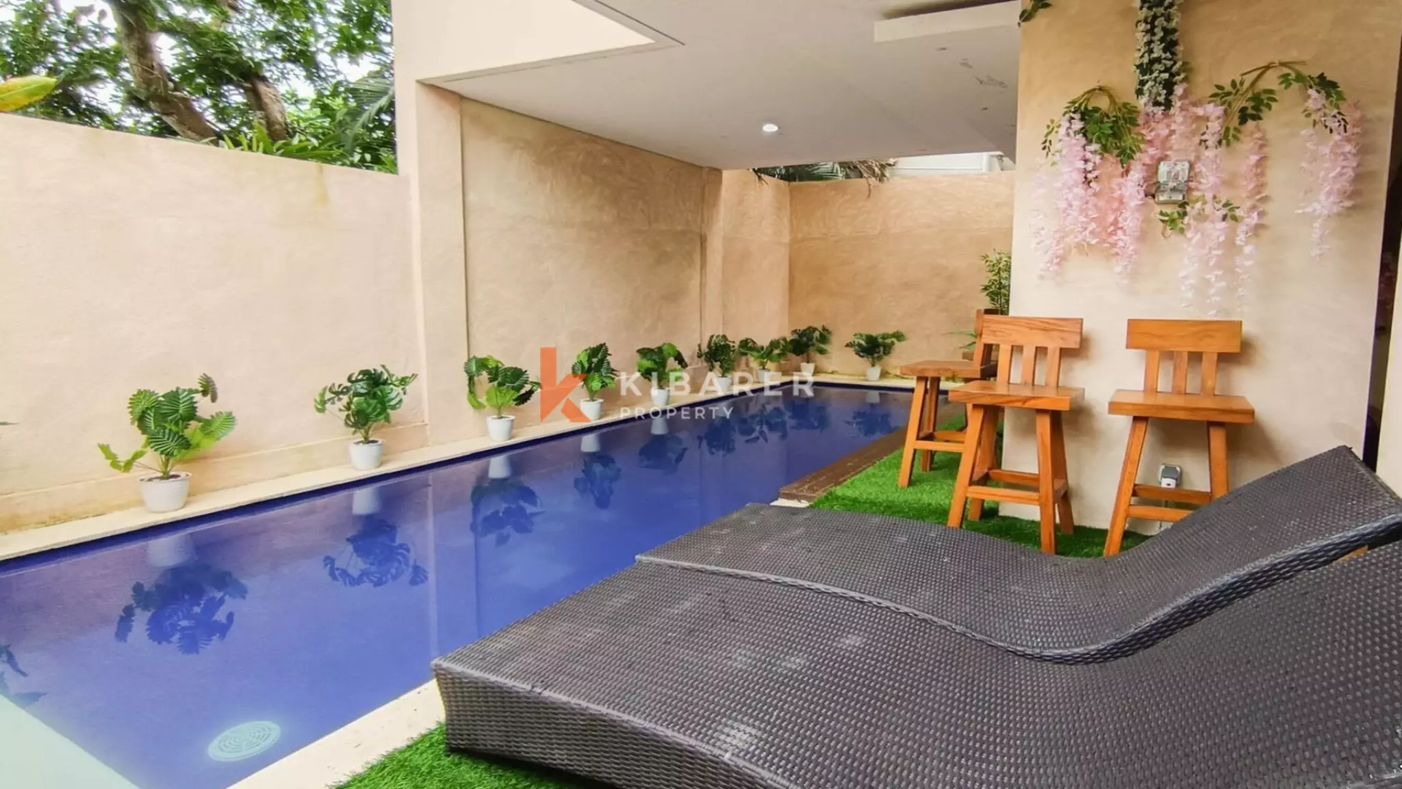 Wonderful Three-Bedroom Semi-Open Living Room Villa Situated in Jimbaran