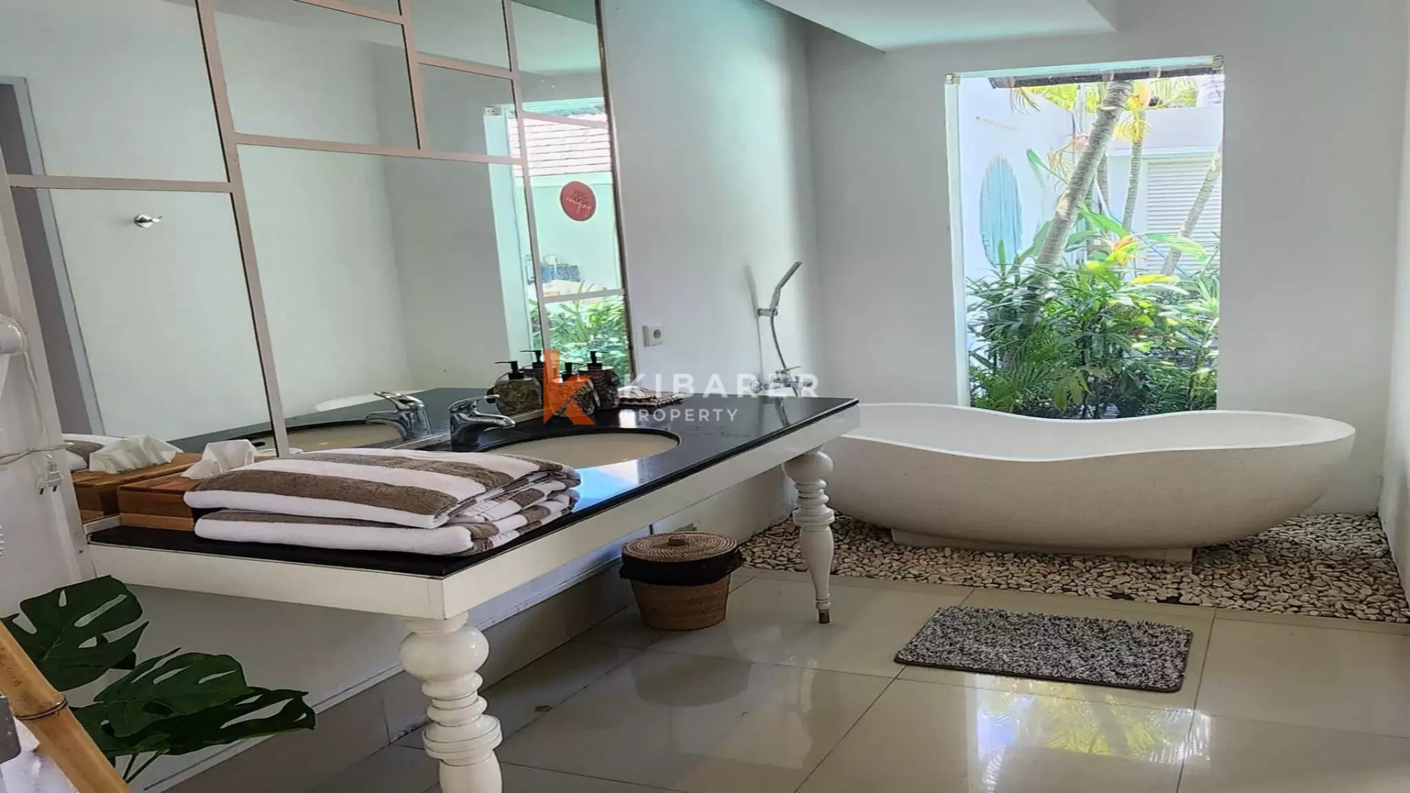 Charming One-Bedroom Open Living Room Villa Set in Seminyak — image 14