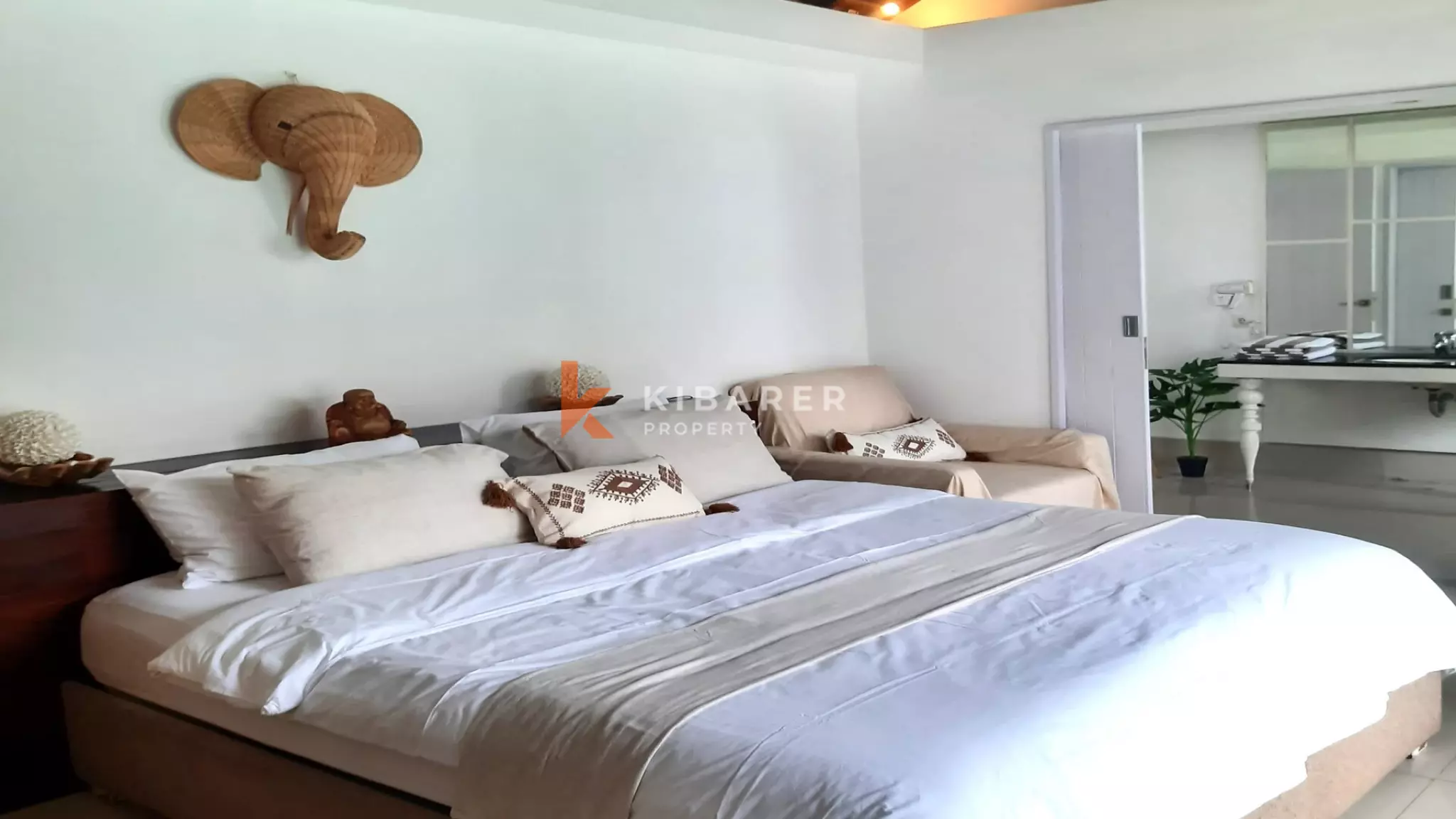 Charming One-Bedroom Open Living Room Villa Set in Seminyak — image 12