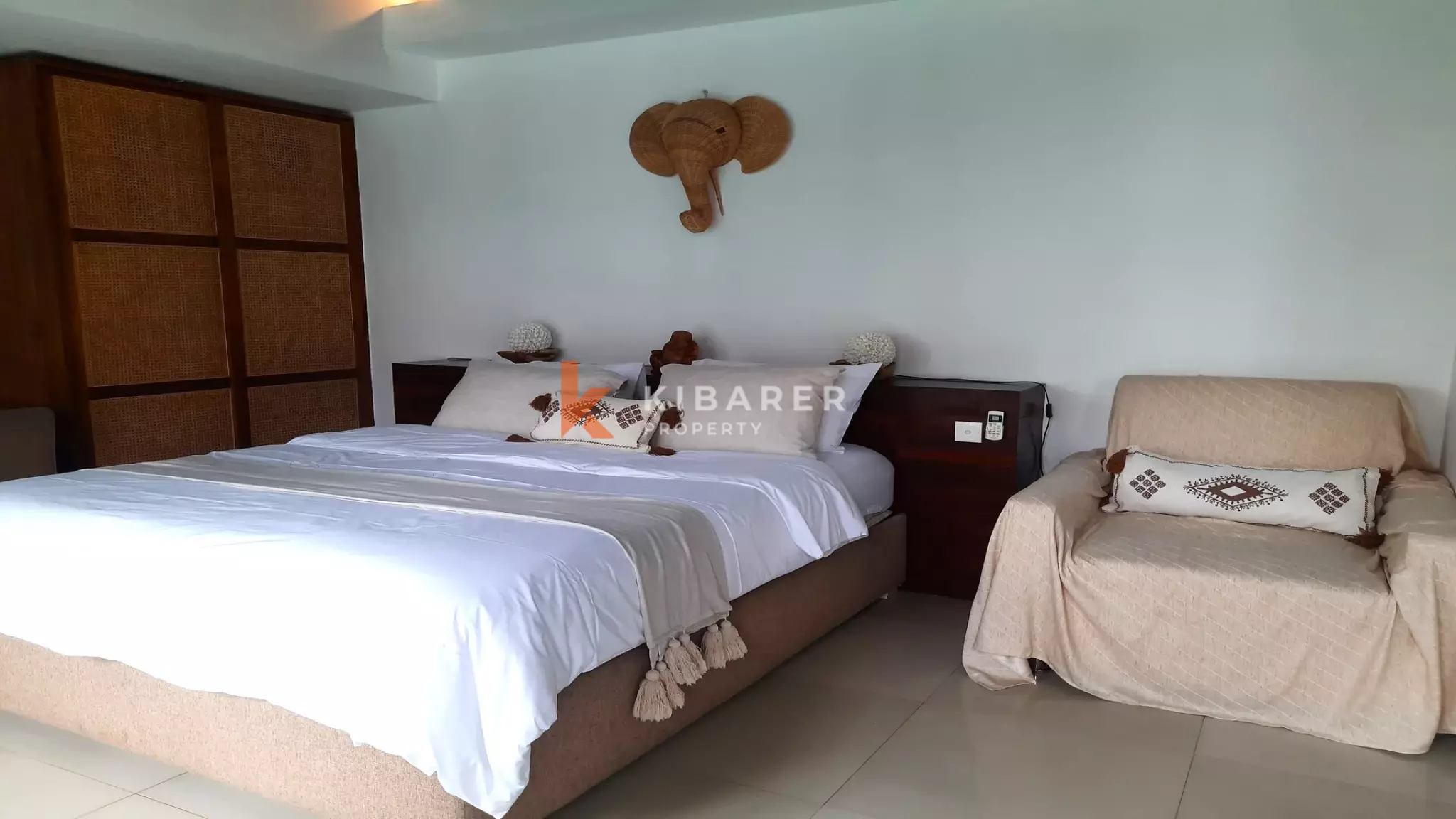 Charming One-Bedroom Open Living Room Villa Set in Seminyak — image 13