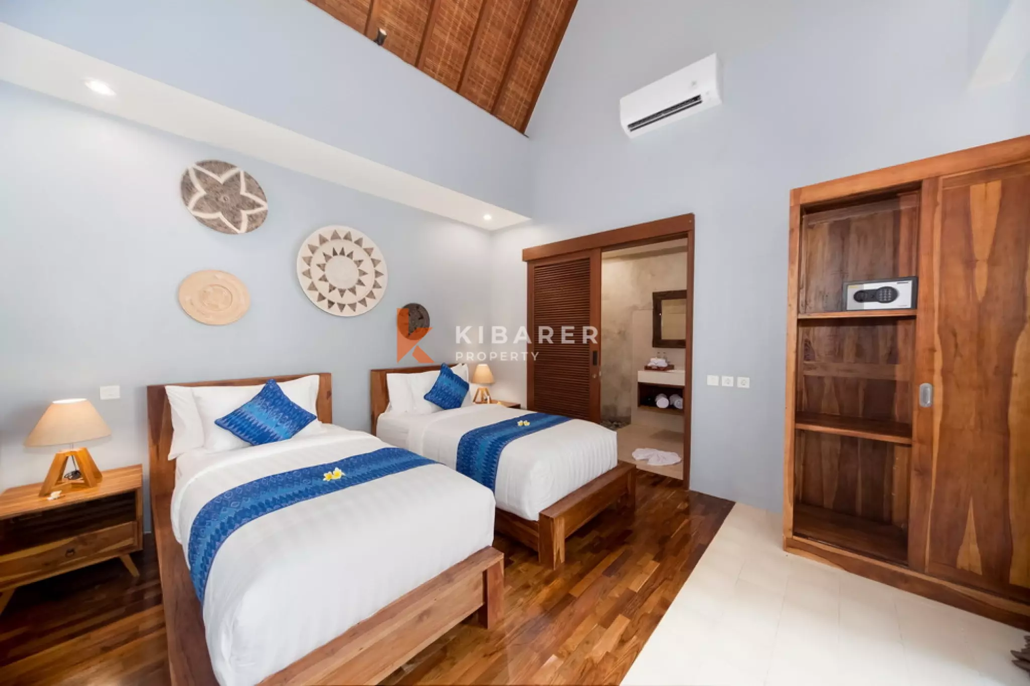 Fully Furnished Three-Bedroom Villa and Tranquil Oasis in Kerobokan Area — image 4