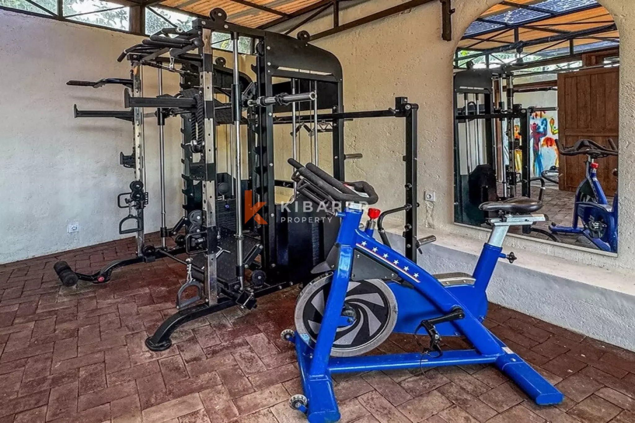 Tropical Haven, Spacious Villa with Five Bedrooms and Two Additional Bedrooms in Central Kerobokan — image 17