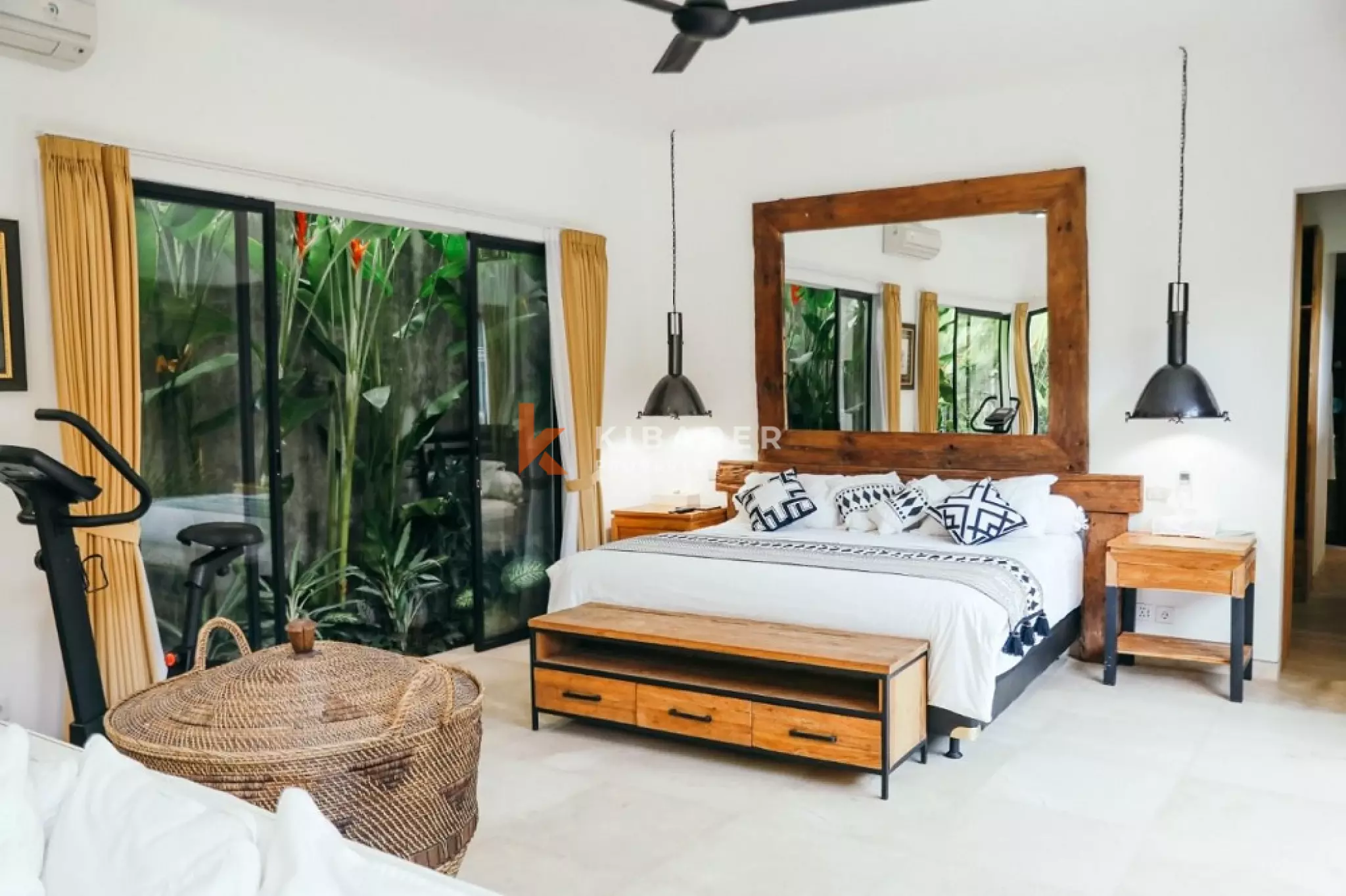 Stunning Two Storey Three-Bedrooms Enclosed Living Villa in The Heart of Canggu — image 5