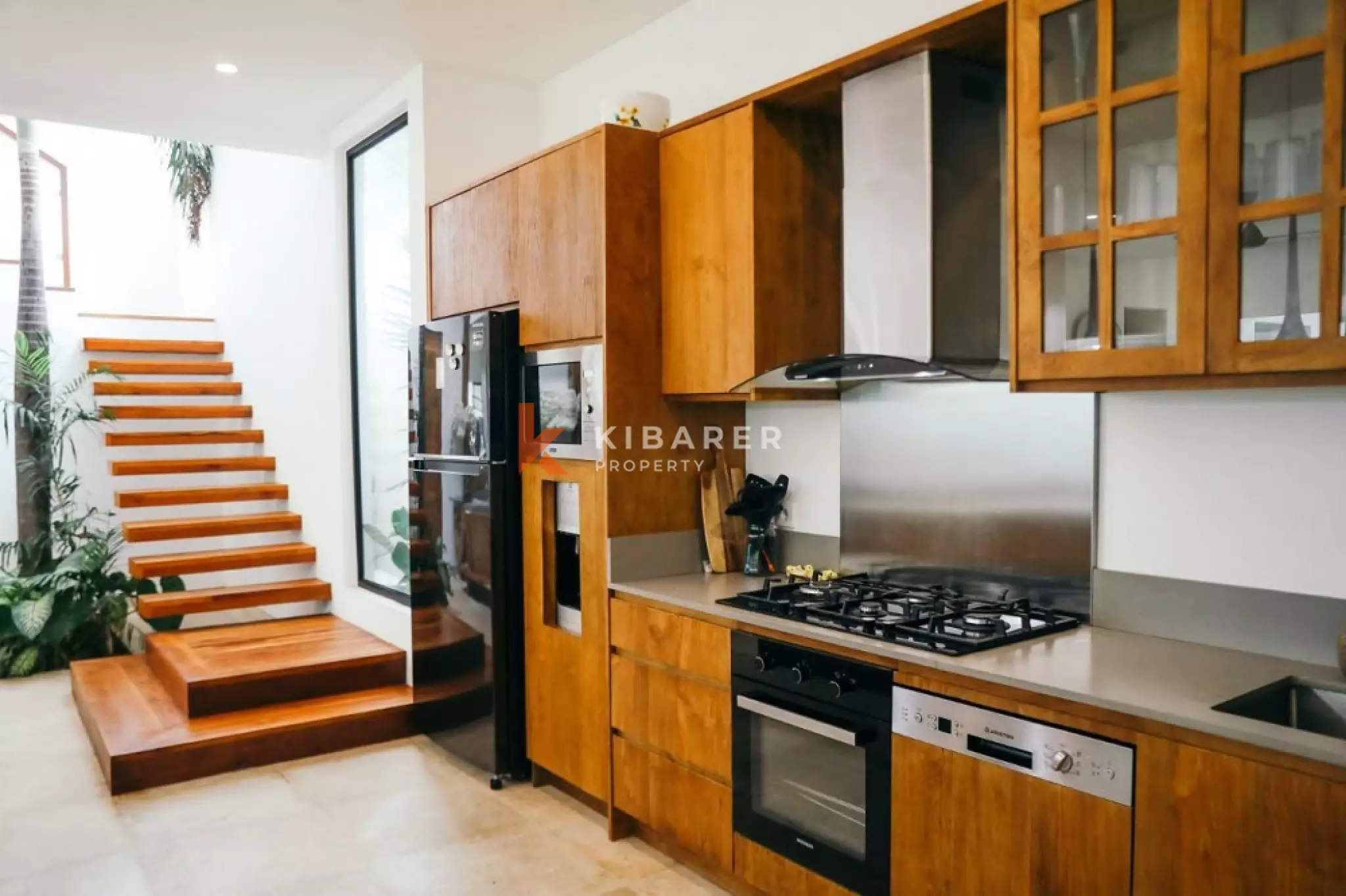 Stunning Two Storey Three-Bedrooms Enclosed Living Villa in The Heart of Canggu — image 4