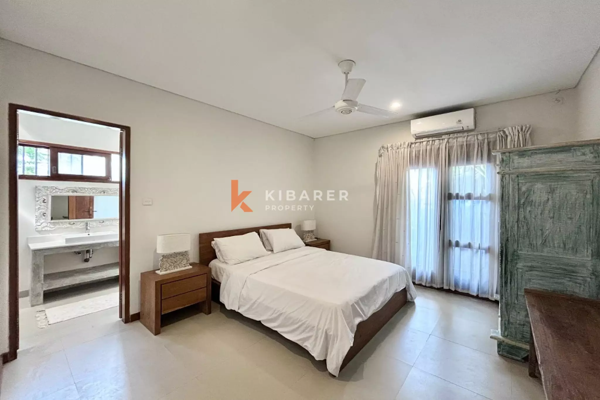Beautiful Four-Bedroom Gated Villa in Canggu — image 11
