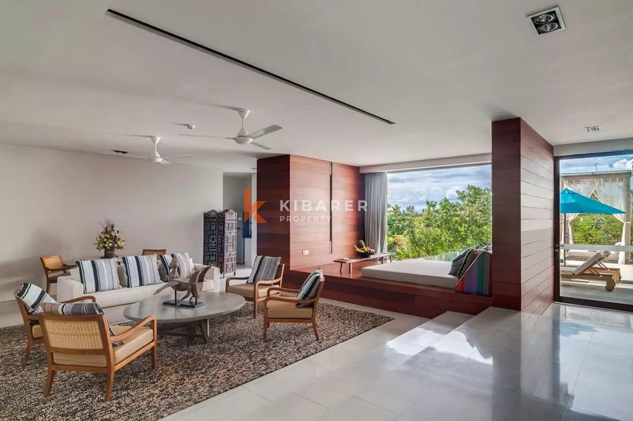 Spacious Seven-Bedroom Villa Residence in Cemagi — image 16