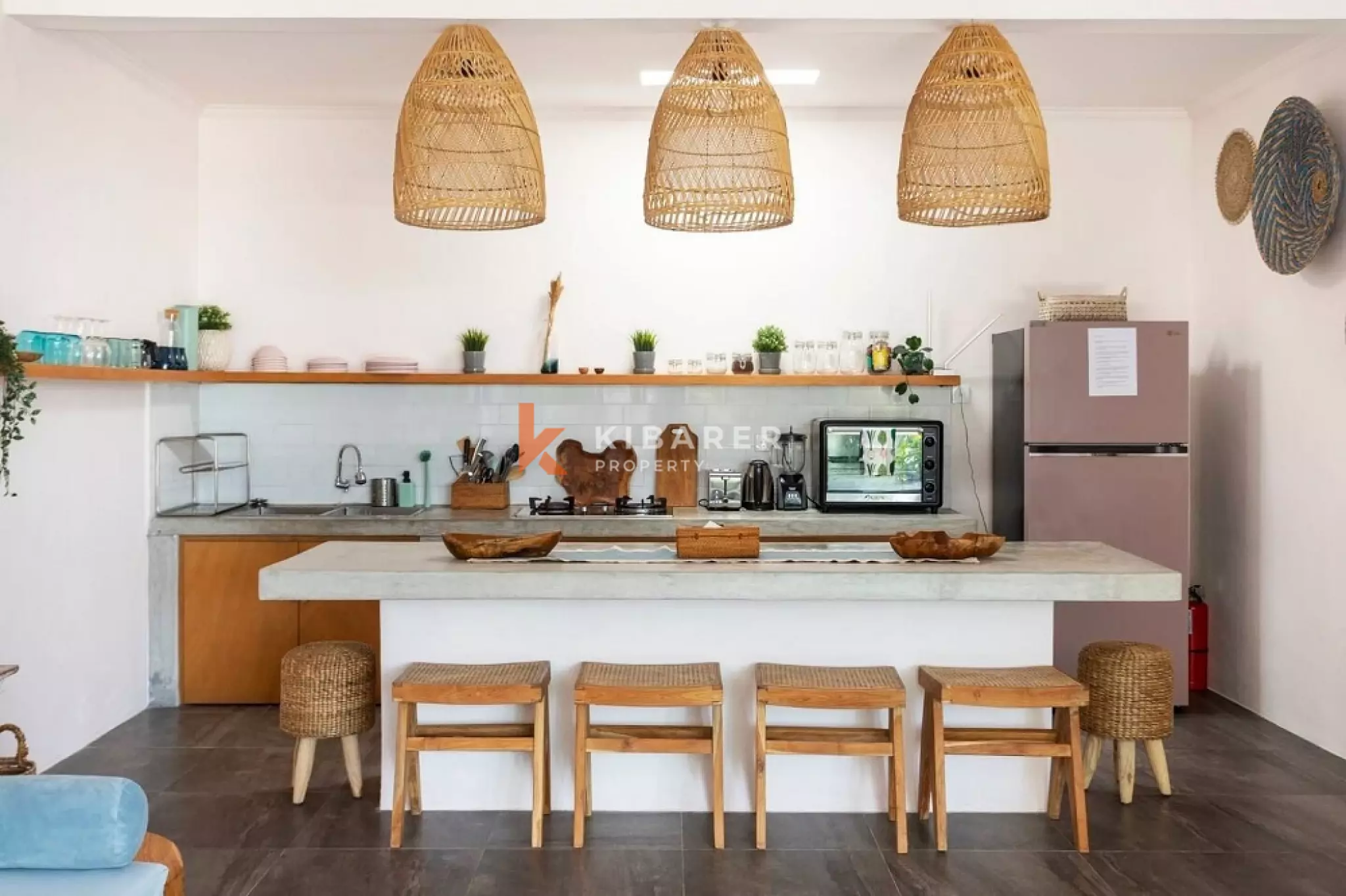Simply Three-Bedrooms Open Living Villa in Pererenan Area — image 5