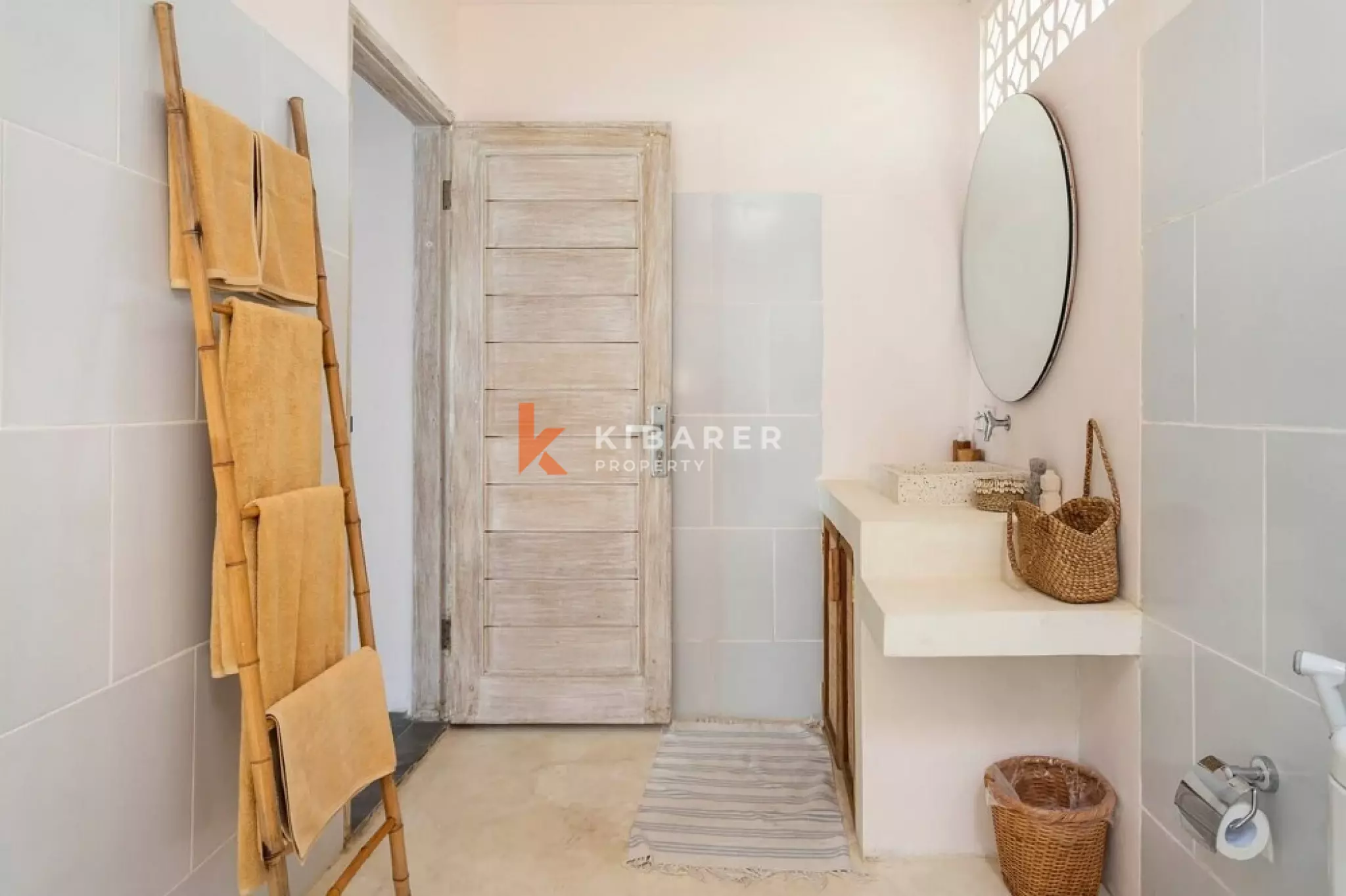 Simply Three-Bedrooms Open Living Villa in Pererenan Area — image 12
