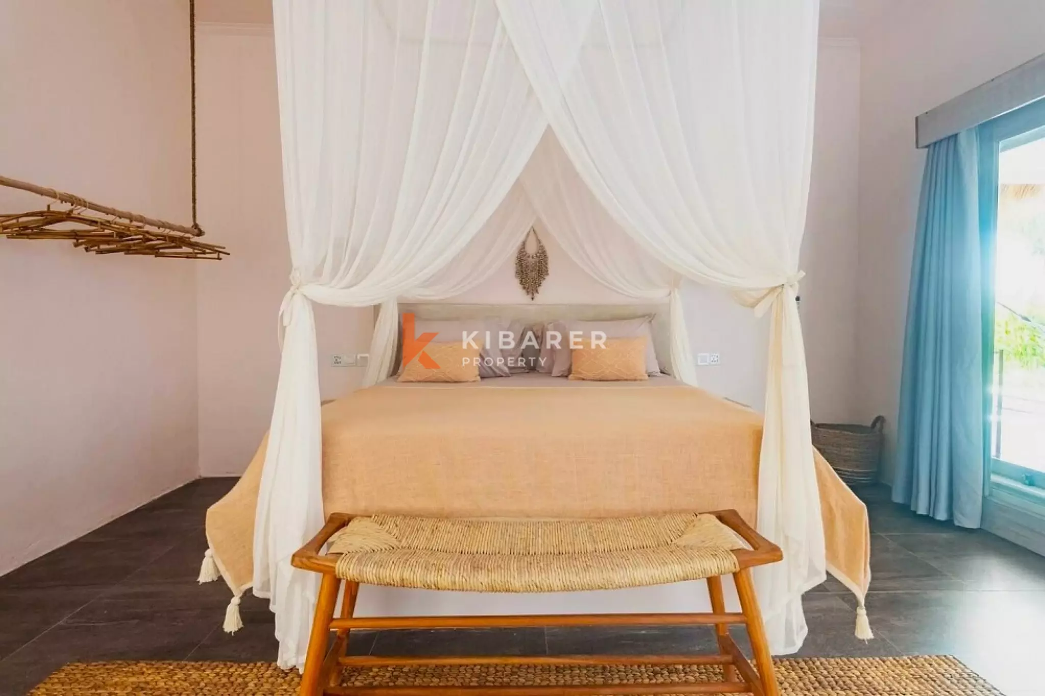 Simply Three-Bedrooms Open Living Villa in Pererenan Area — image 15
