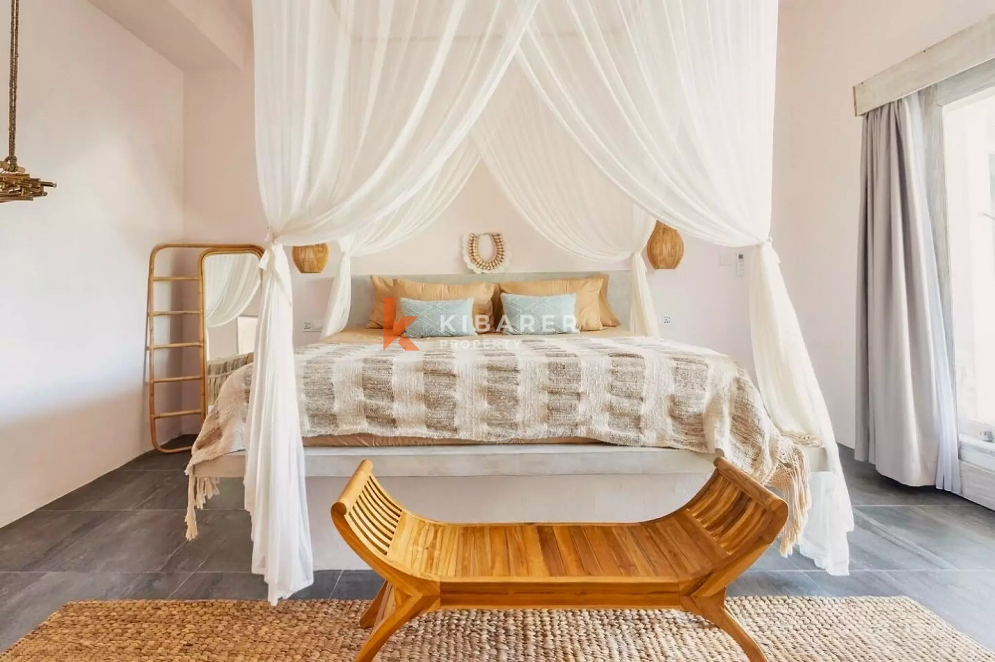 Simply Three-Bedrooms Open Living Villa in Pererenan Area — image 11