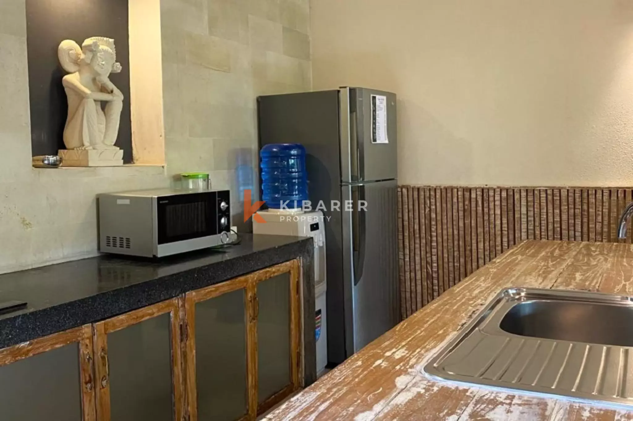 Corner Tropical Serenity Five-Bedrooms Villa in Kerobokan Area — image 6
