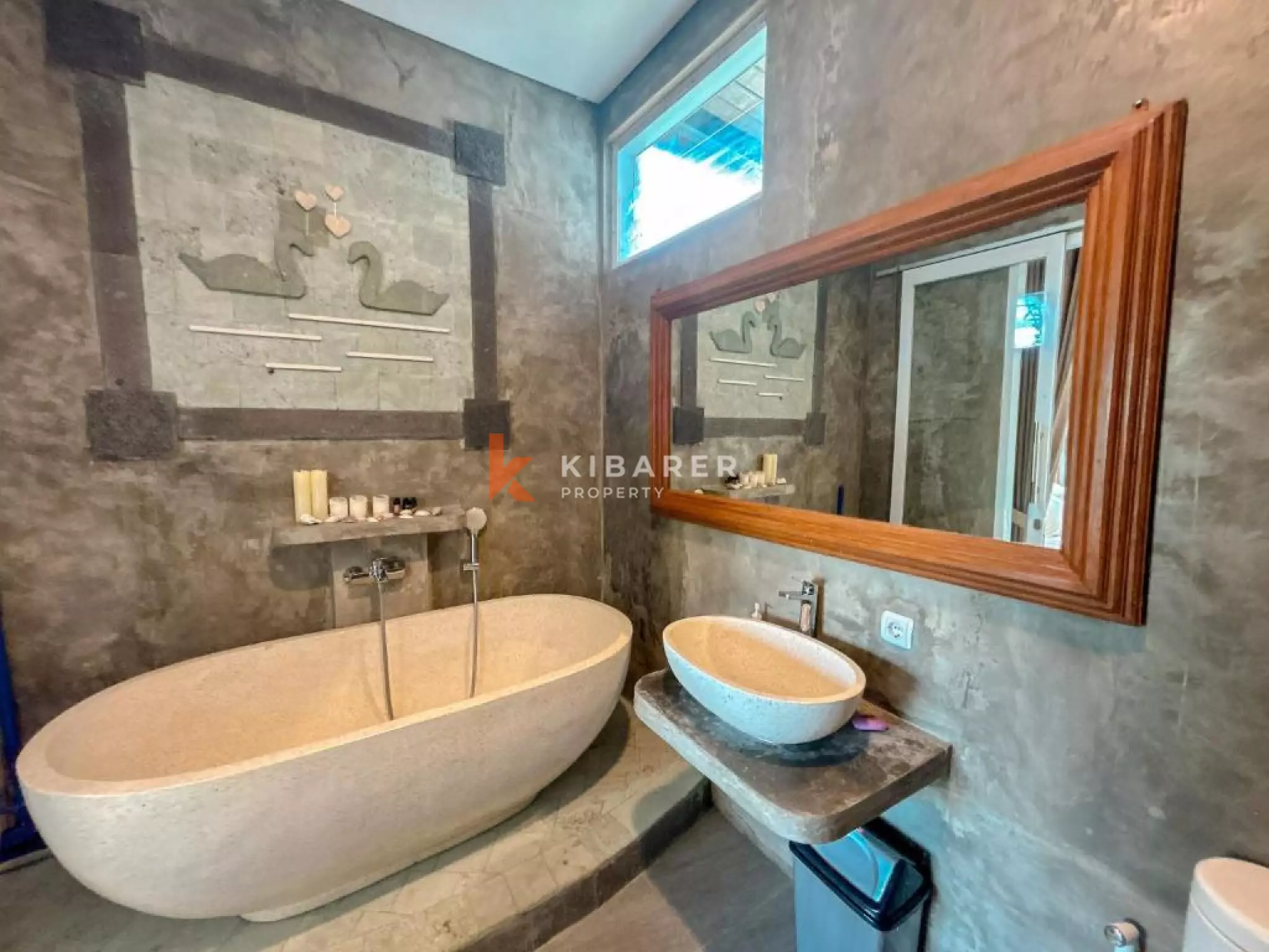 City Escape Two-bedroom Villa in Cepaka — image 19