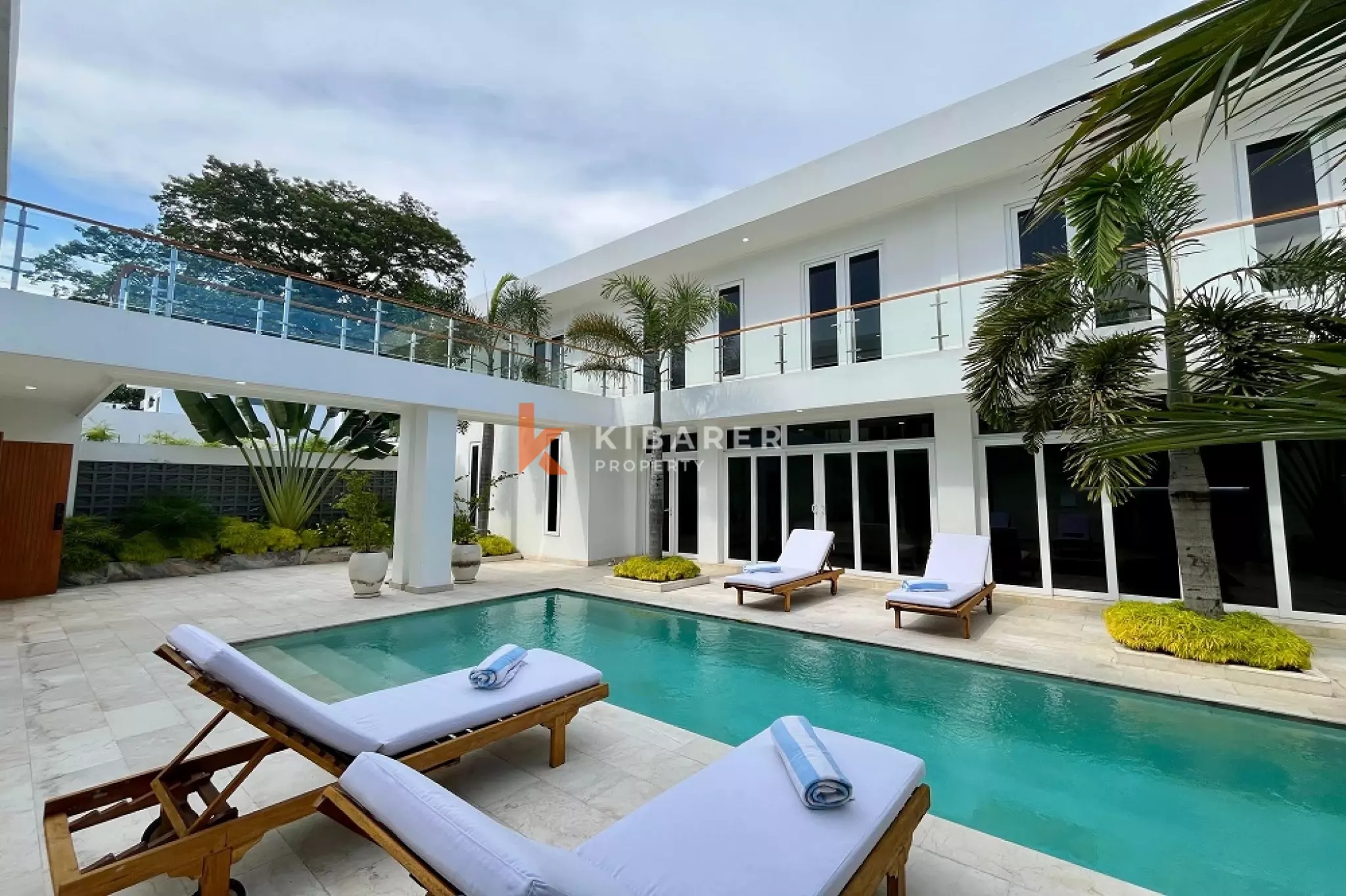 Elegance Four-Bedrooms Enclosed Villa in Tumbak Bayuh Area — image 1