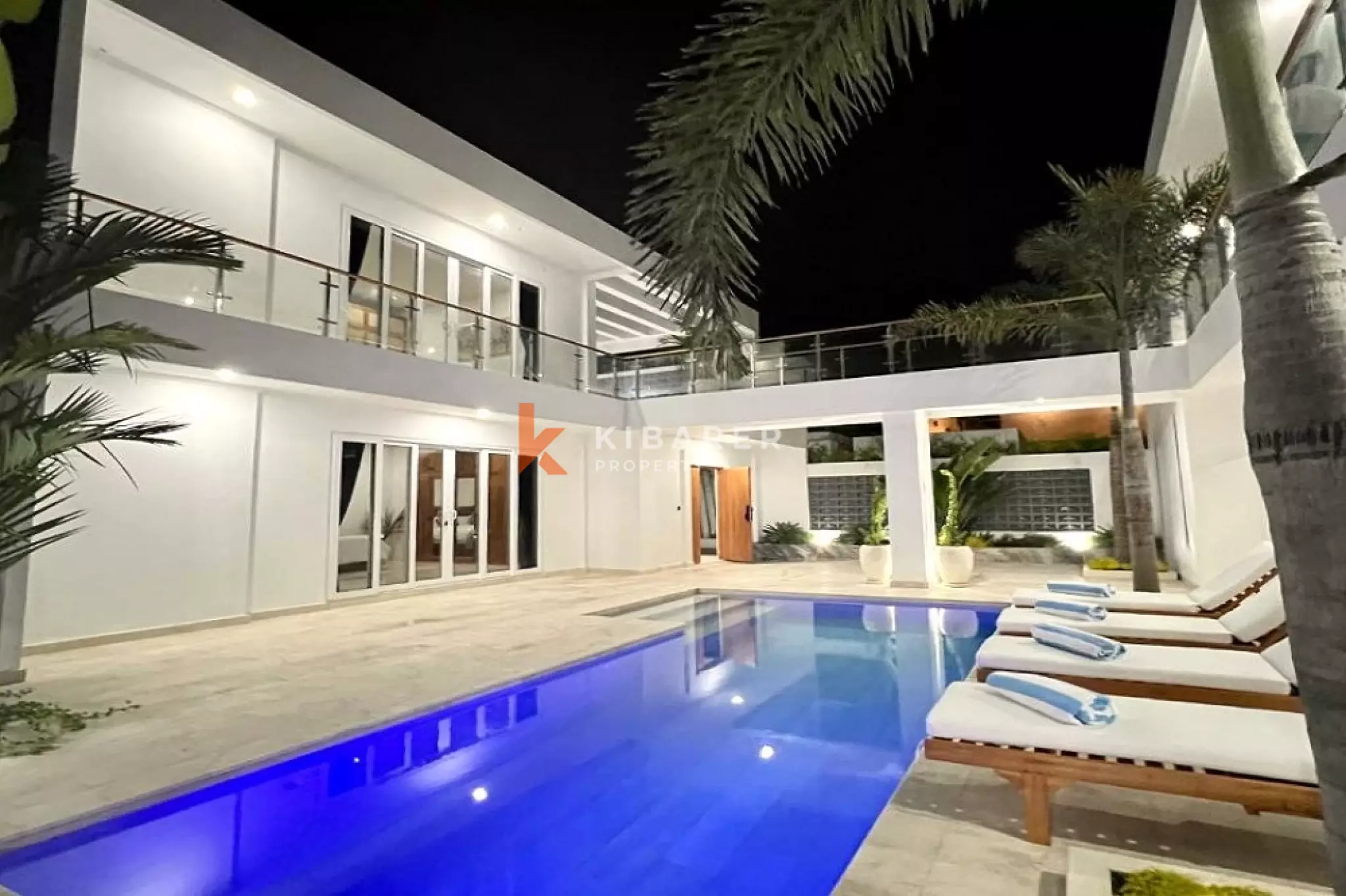 Elegance Four-Bedrooms Enclosed Villa in Tumbak Bayuh Area — image 5