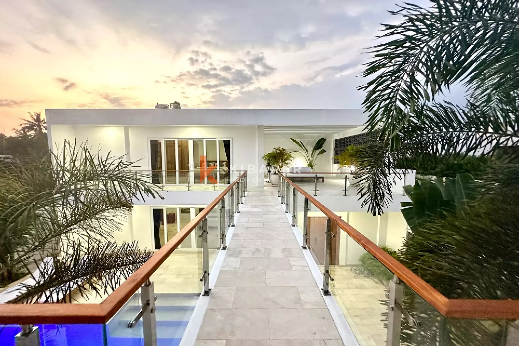 Elegance Four-Bedrooms Enclosed Villa in Tumbak Bayuh Area — image 17