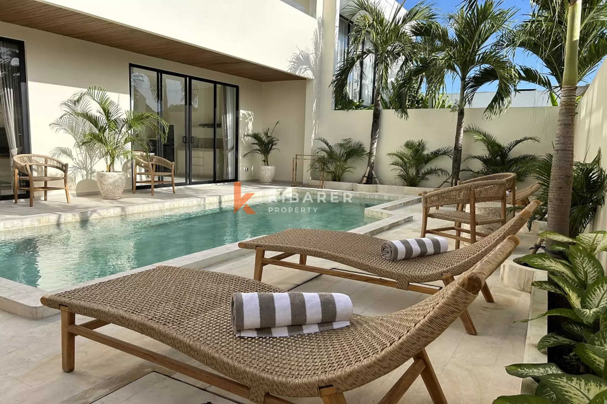Bright and Elegant One Bedroom Apartment Close to Beach Clubs in Seseh
