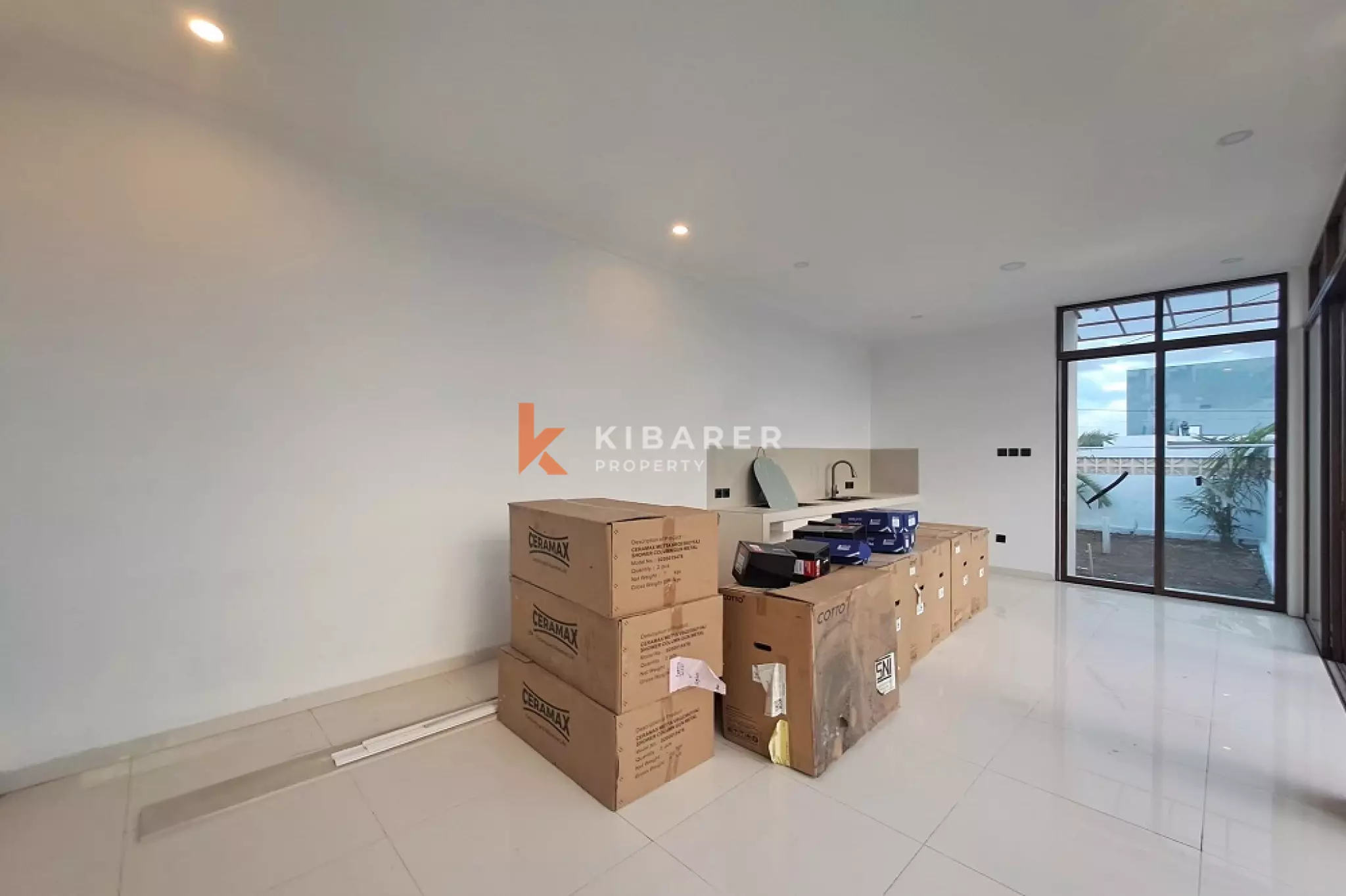 Spacious Modern Canvas Two-Bedrooms Enclosed Living in Kerobokan — image 4