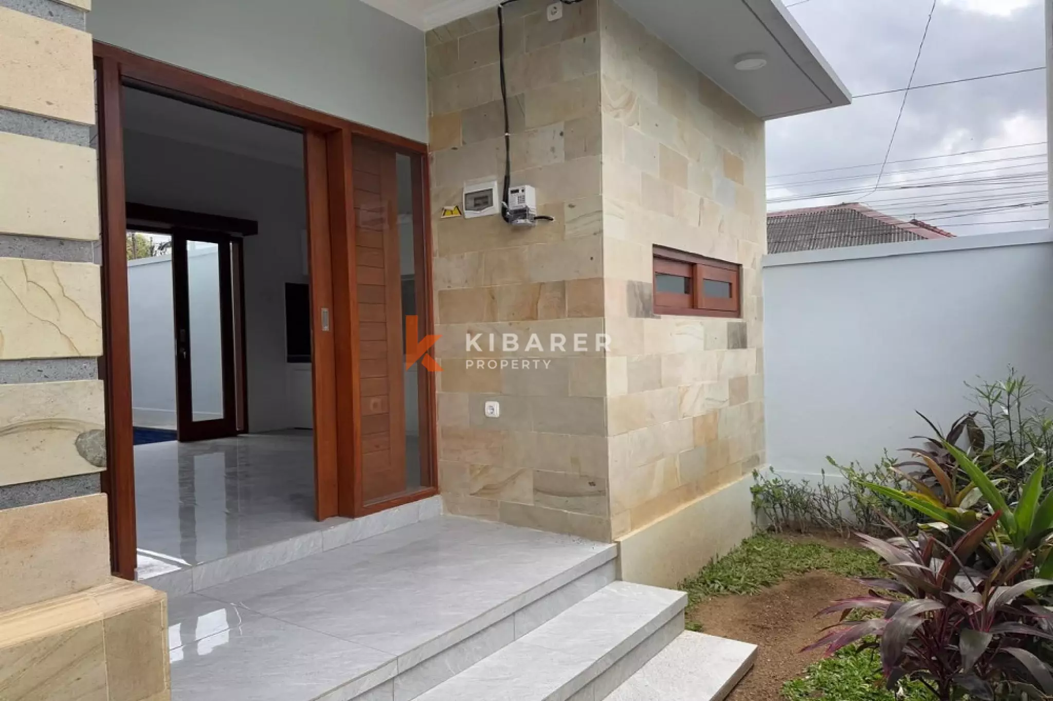 Charming Split-Level Semi-Furnished Three-Bedrooms Villa in Sanur — image 1